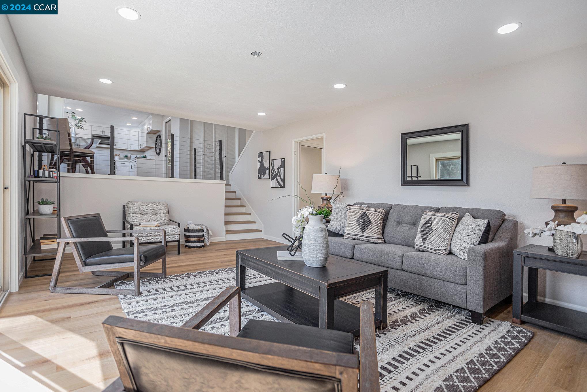 2374 Peachtree Cir