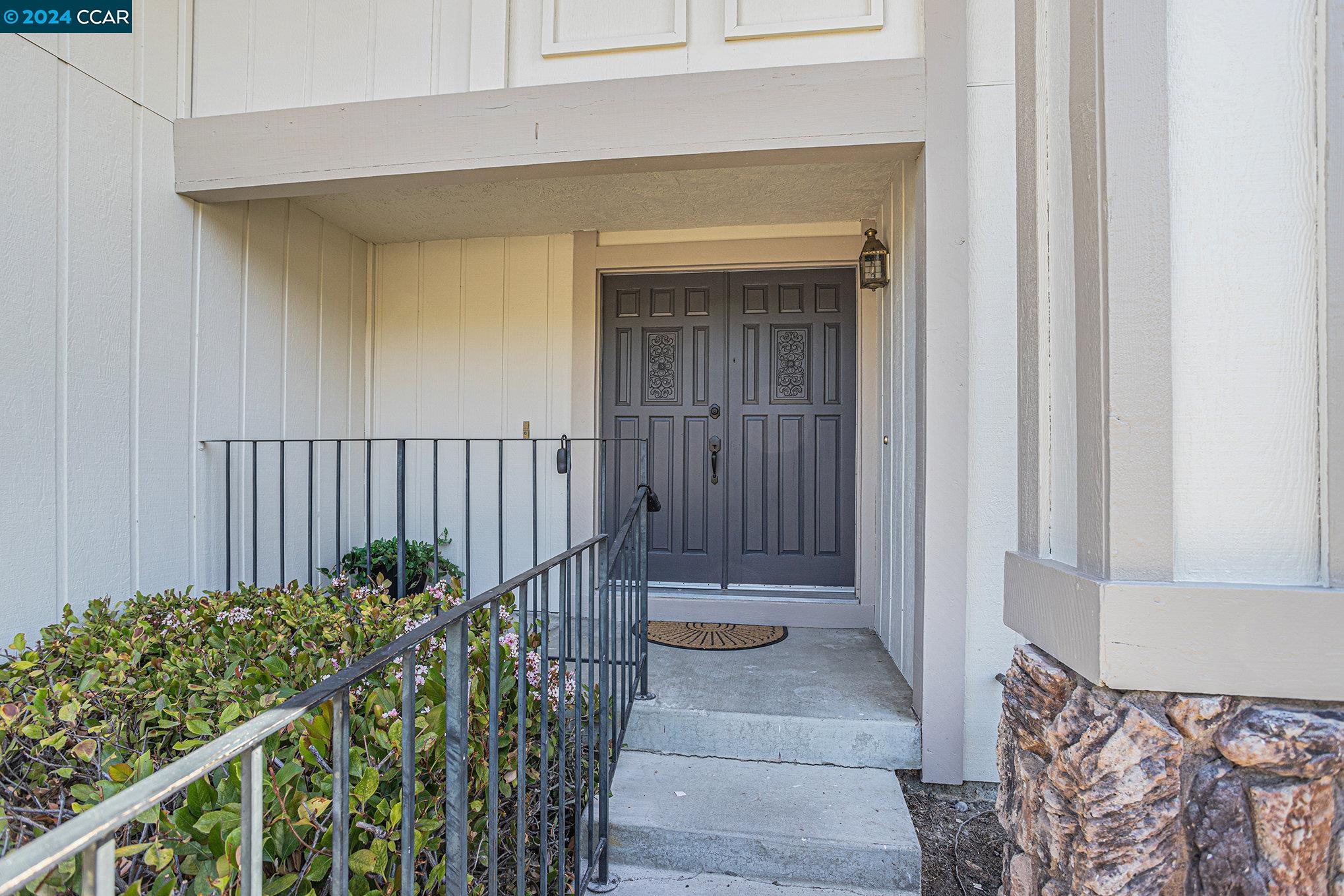 2374 Peachtree Cir
