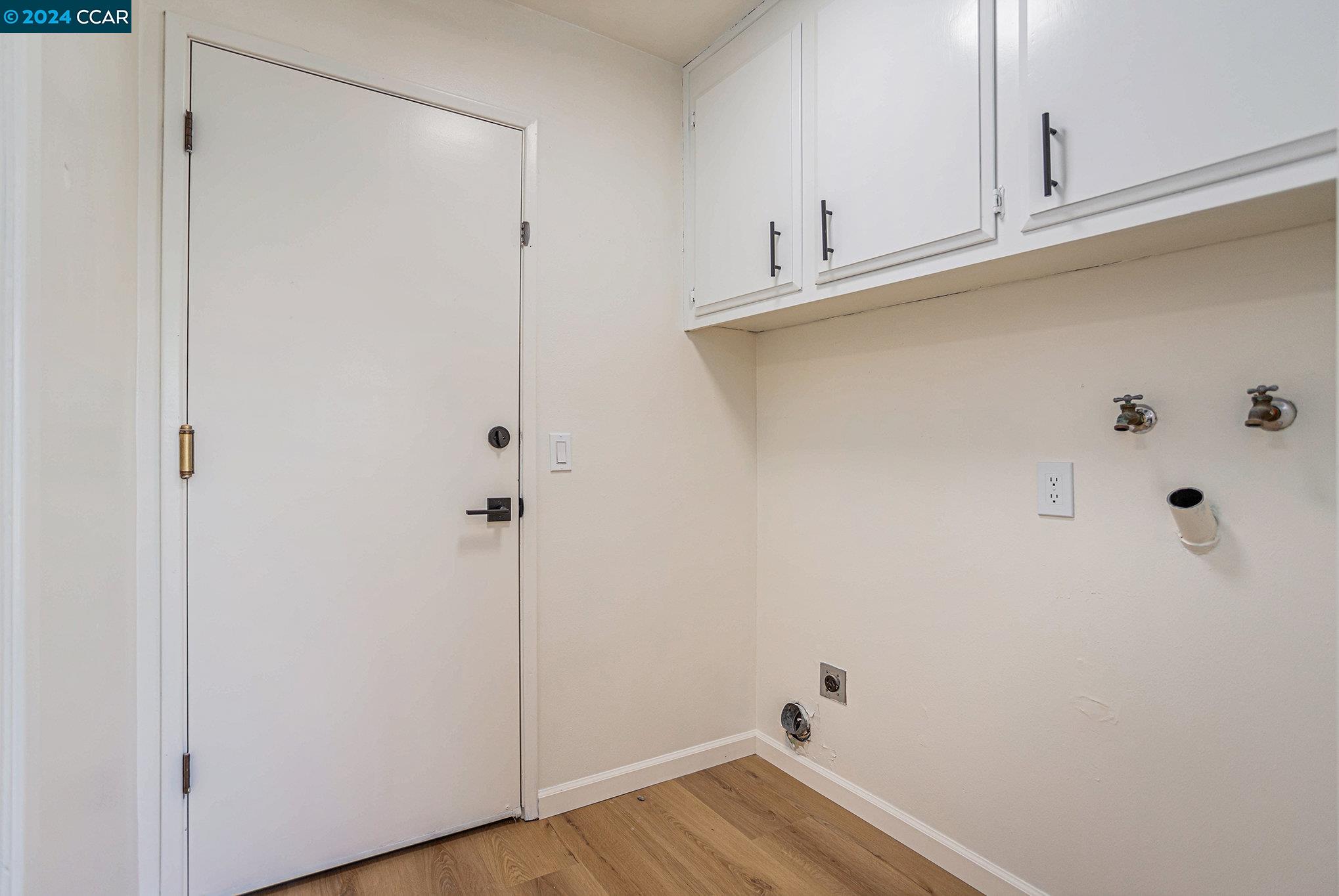 2374 Peachtree Cir
