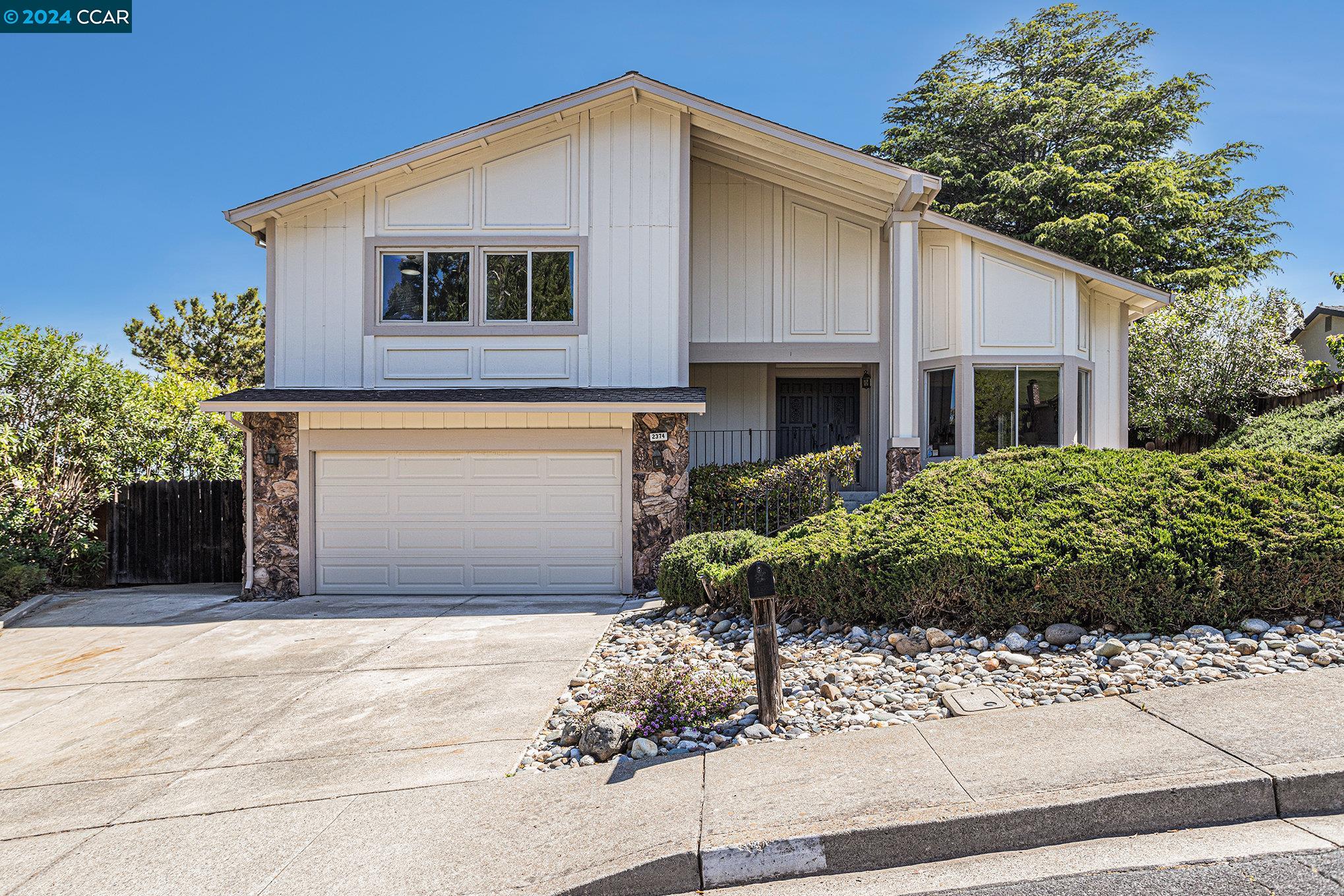 2374 Peachtree Cir