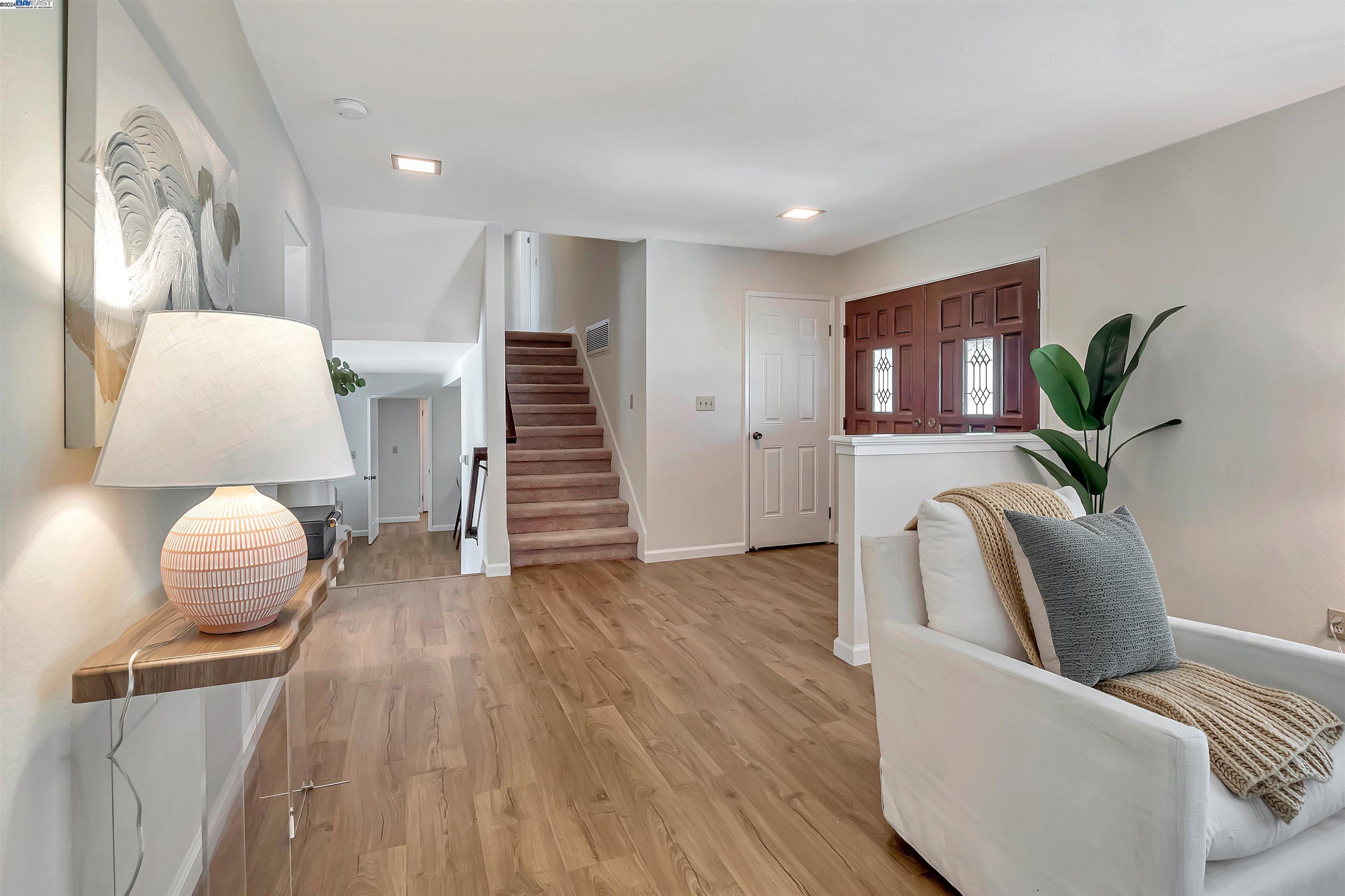 485 Santander Dr