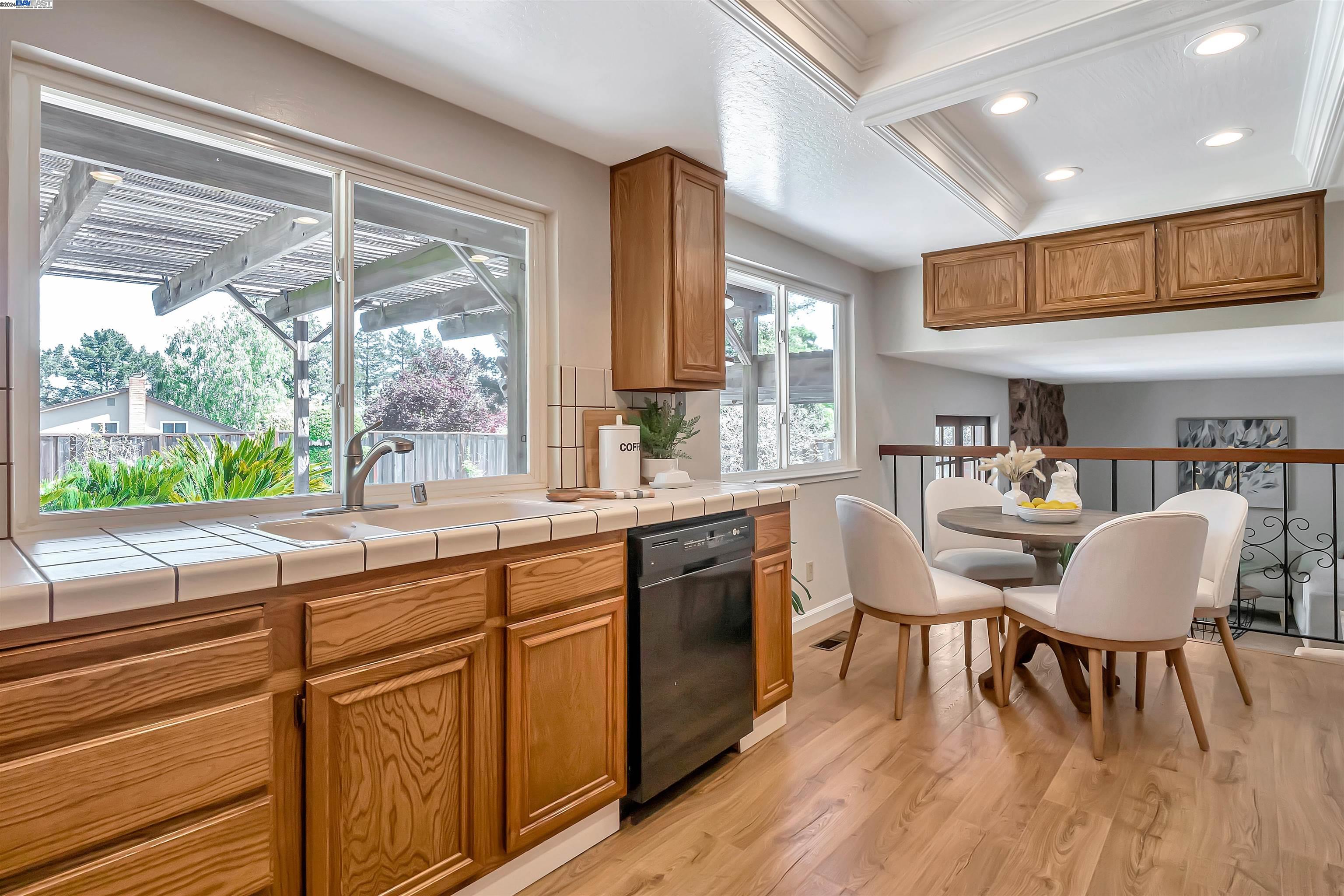 485 Santander Dr