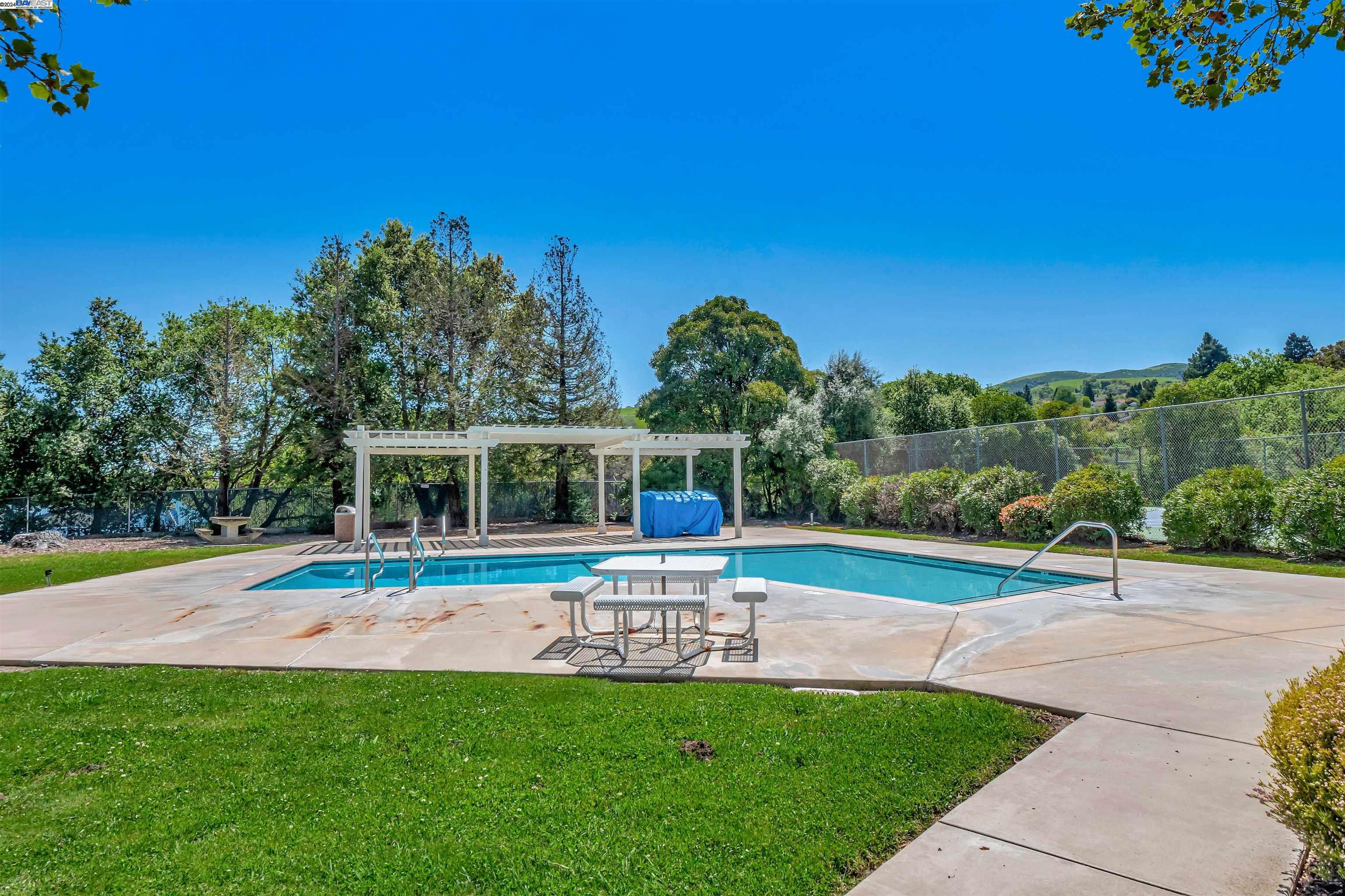 485 Santander Dr