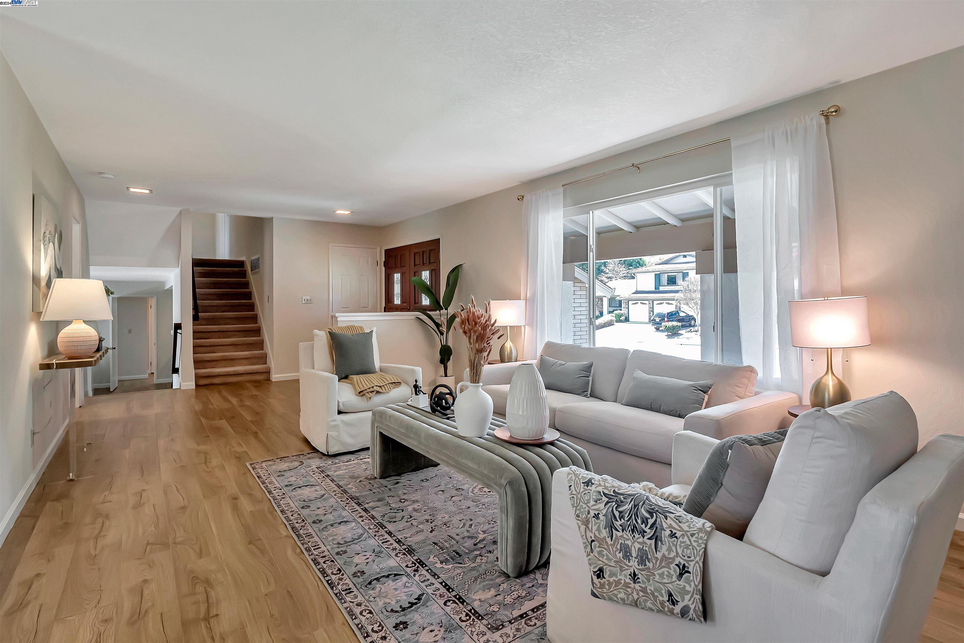 485 Santander Dr