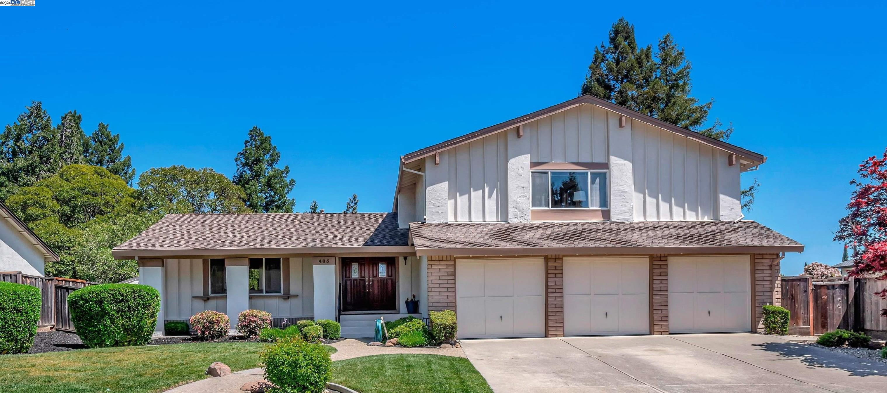485 Santander Dr