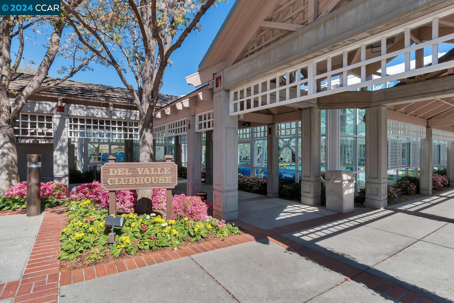 1840 Tice Creek # 2405