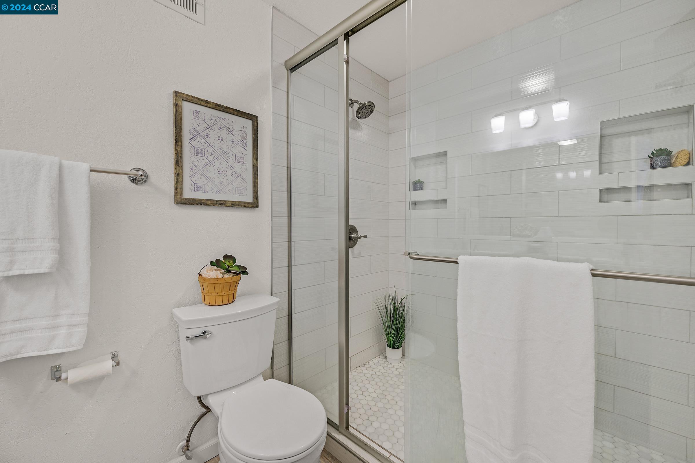 1482 Greenlawn Dr, Danville 94526