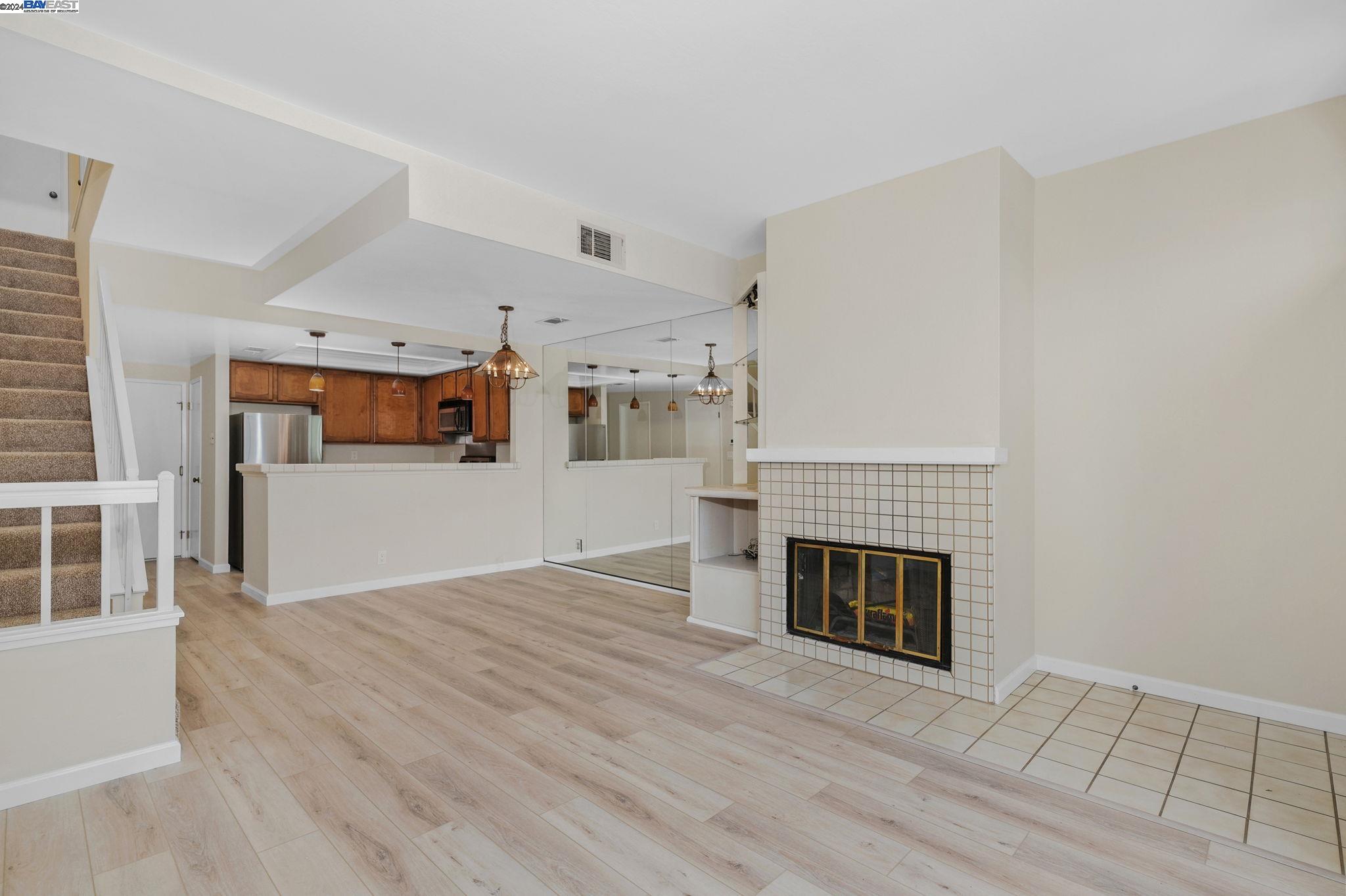 342 Rock Creek Way
