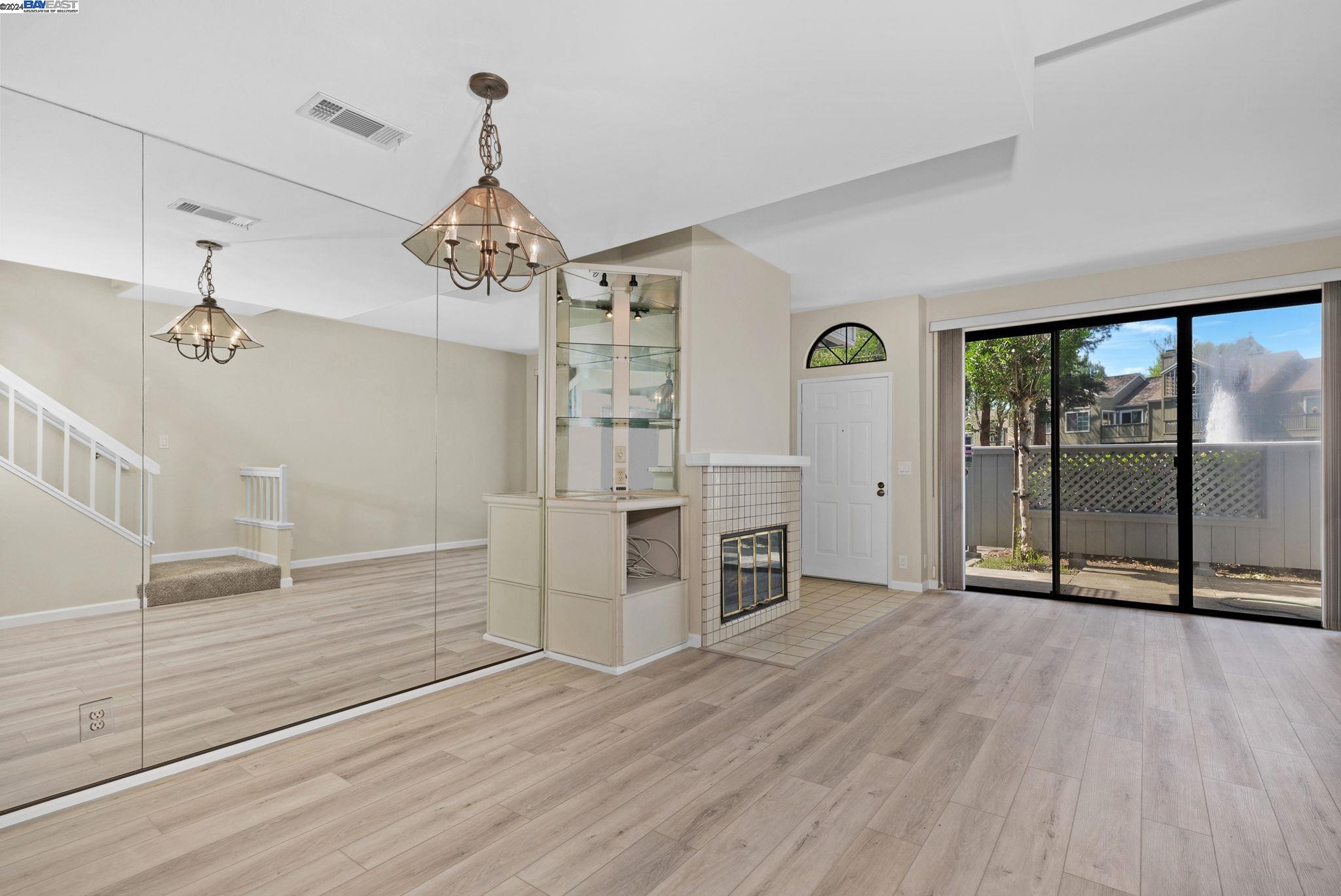 342 Rock Creek Way