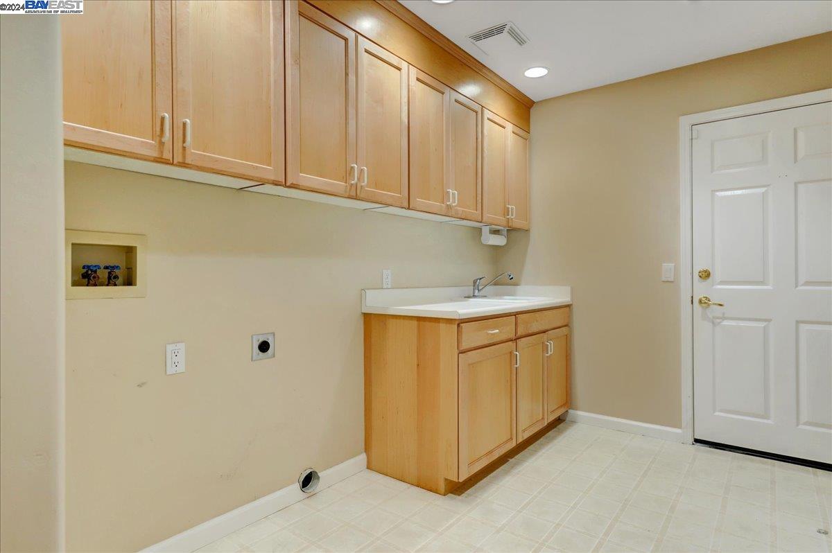 13743 Strawberry Cir