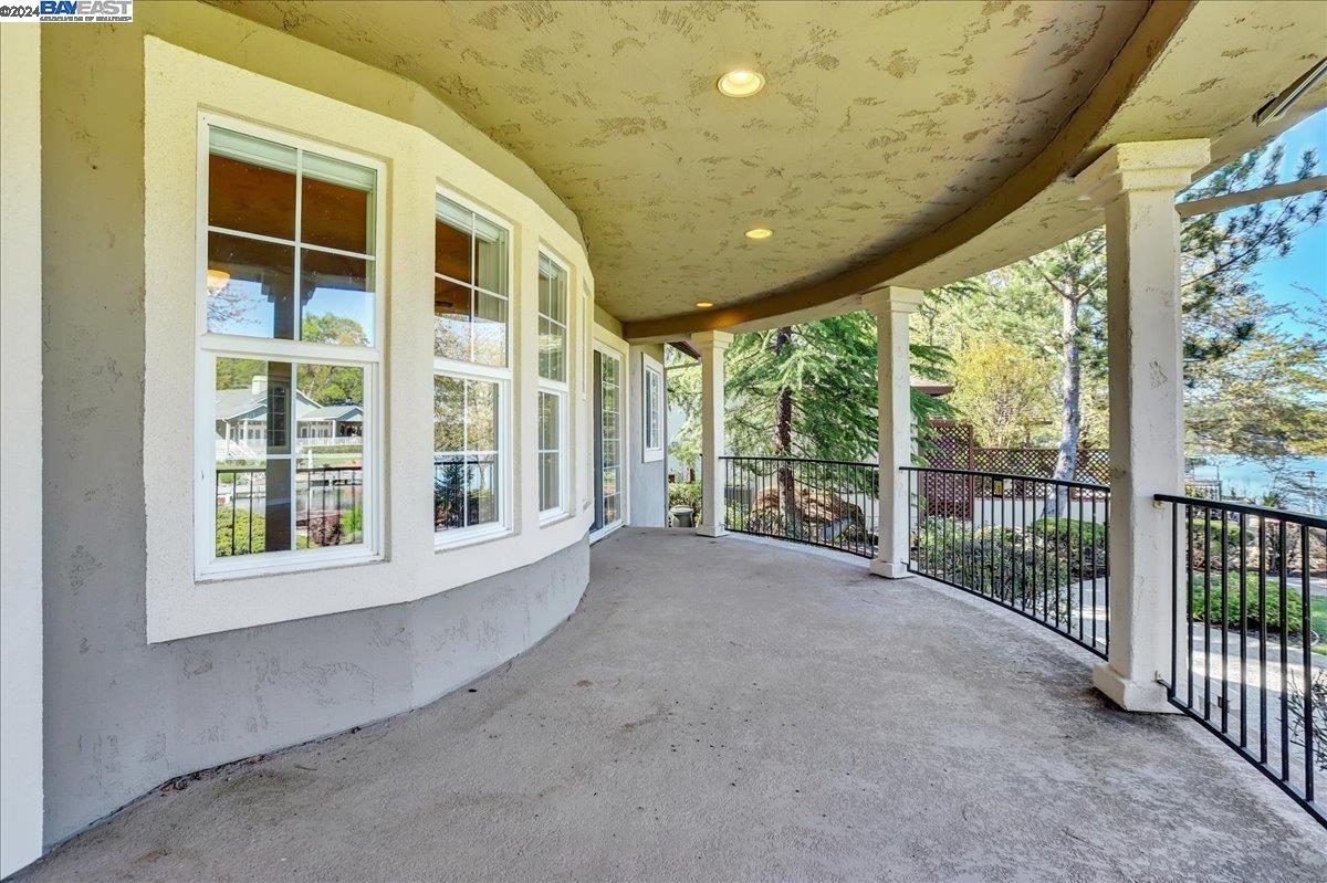 13743 Strawberry Cir