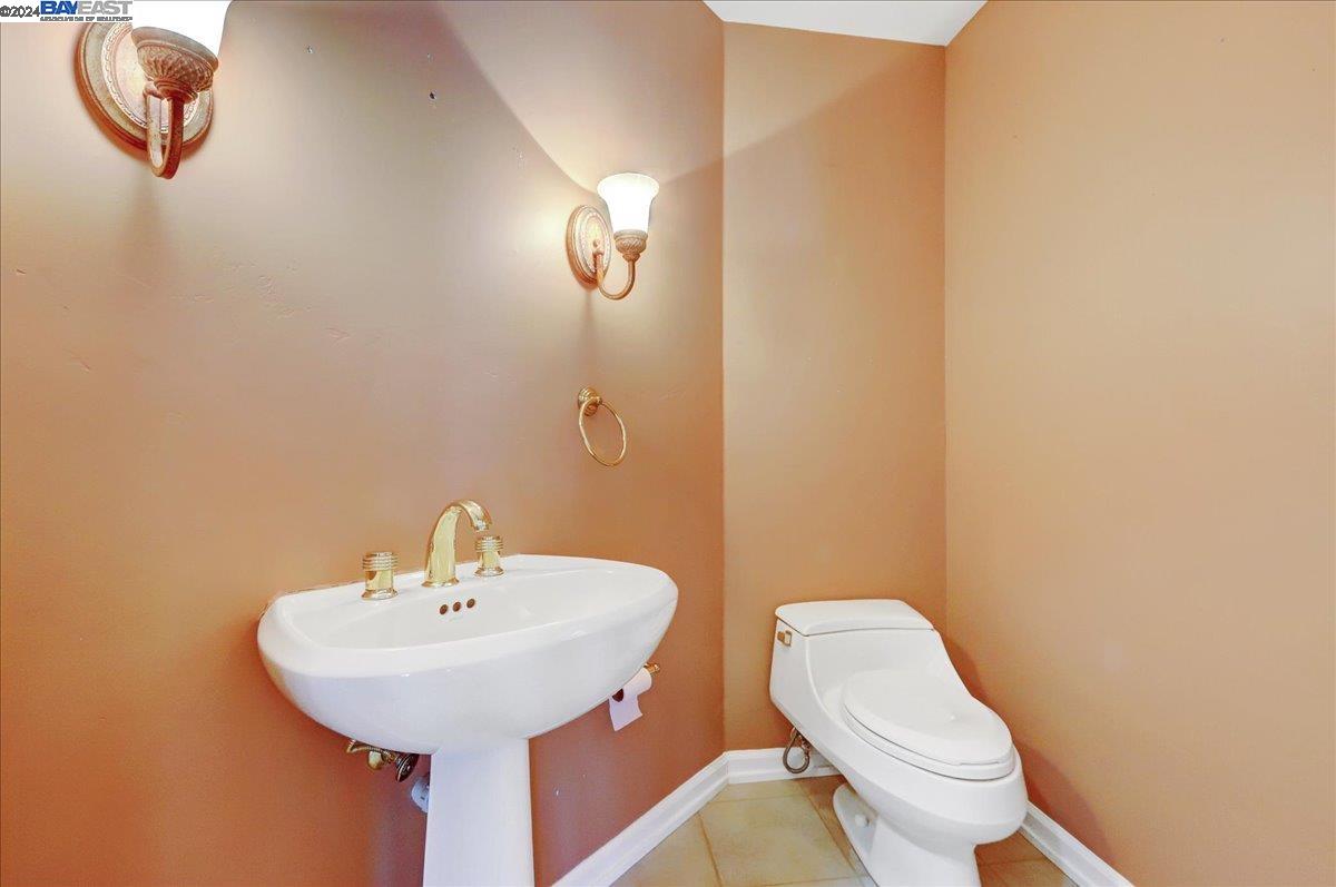 13743 Strawberry Cir