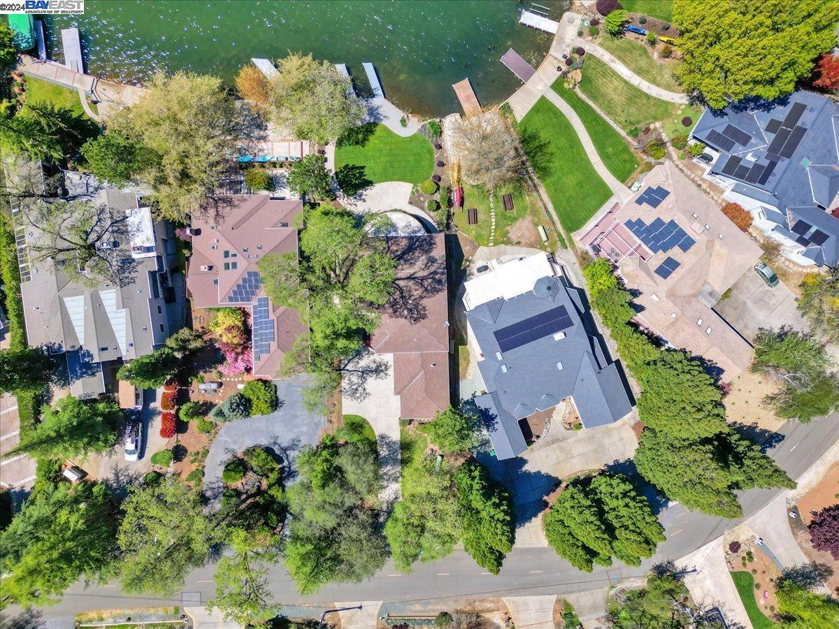 13743 Strawberry Cir