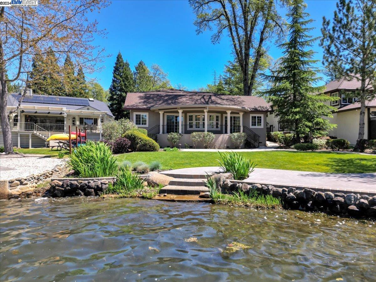 13743 Strawberry Cir
