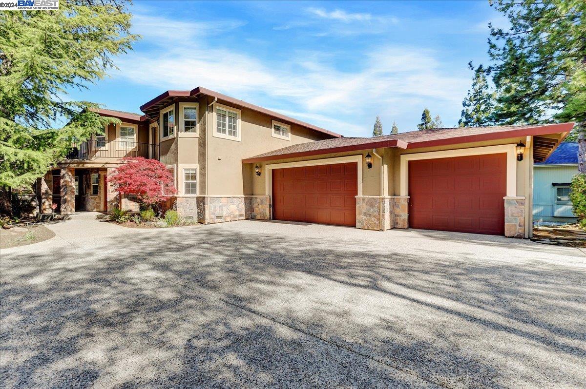 13743 Strawberry Cir