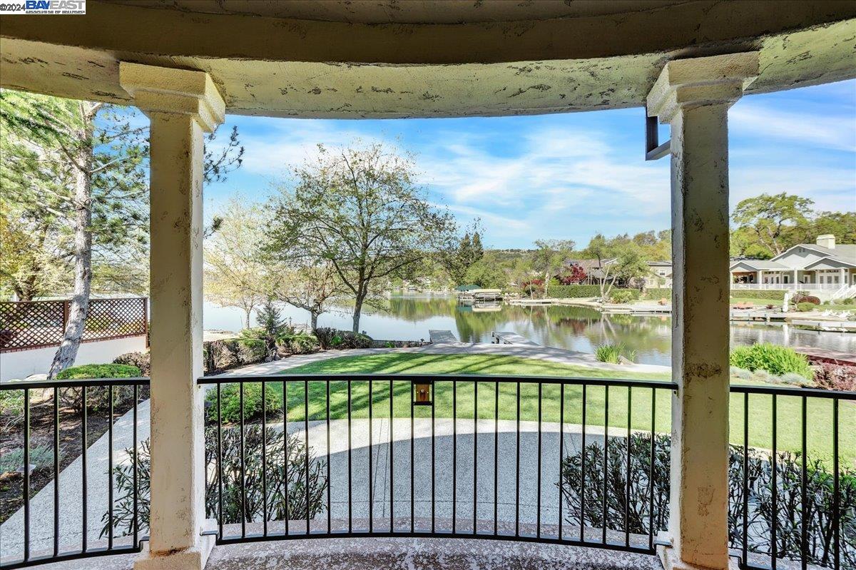 13743 Strawberry Cir
