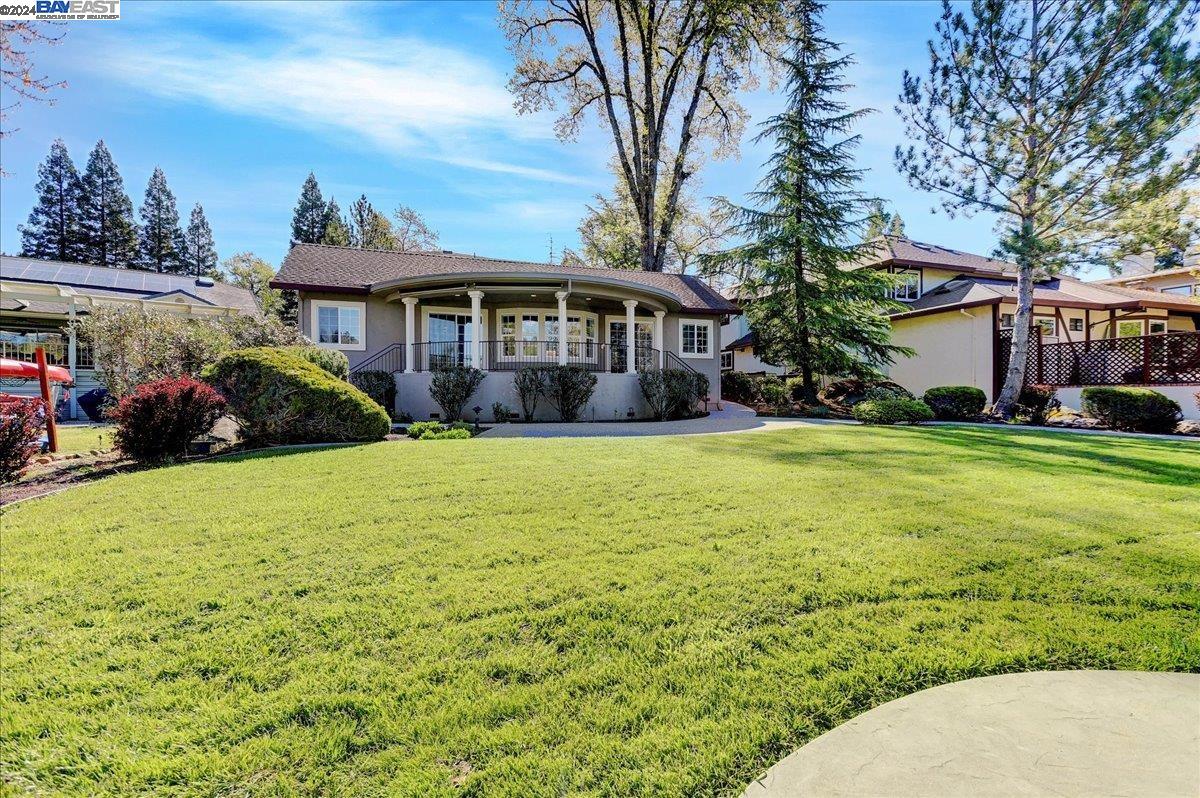 13743 Strawberry Cir