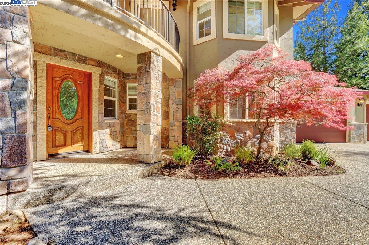 13743 Strawberry Cir