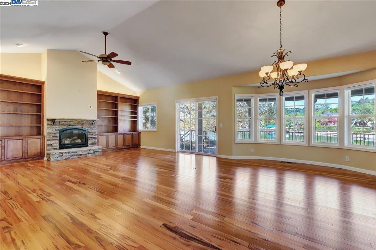 13743 Strawberry Cir