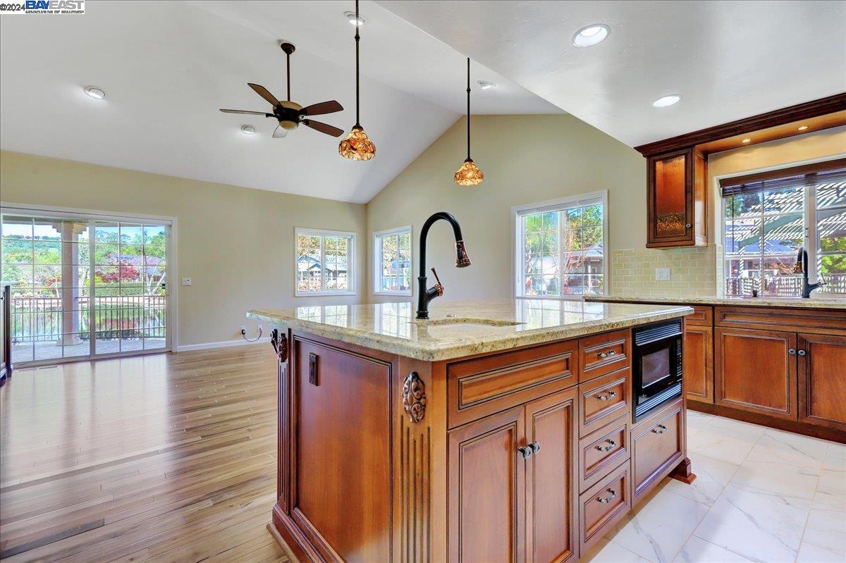 13743 Strawberry Cir