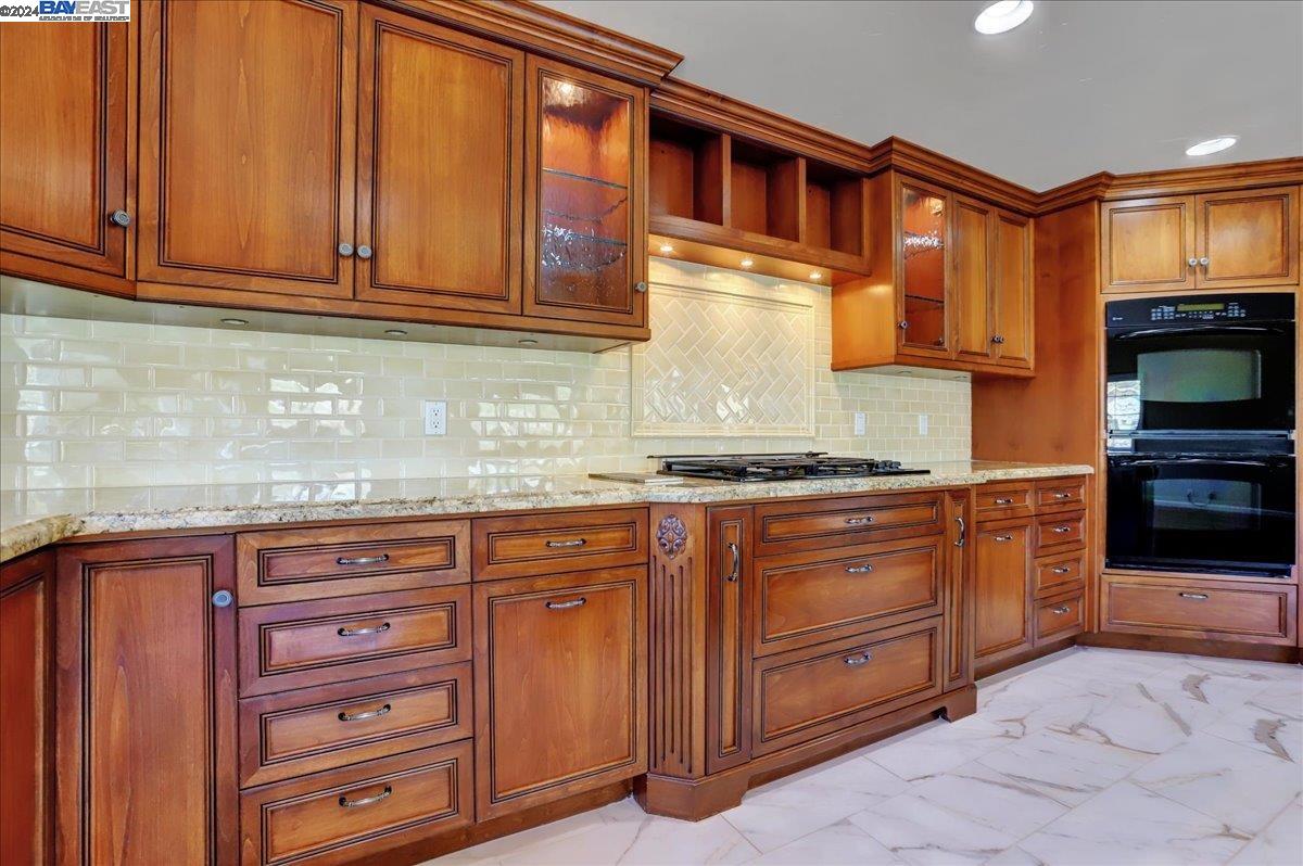13743 Strawberry Cir