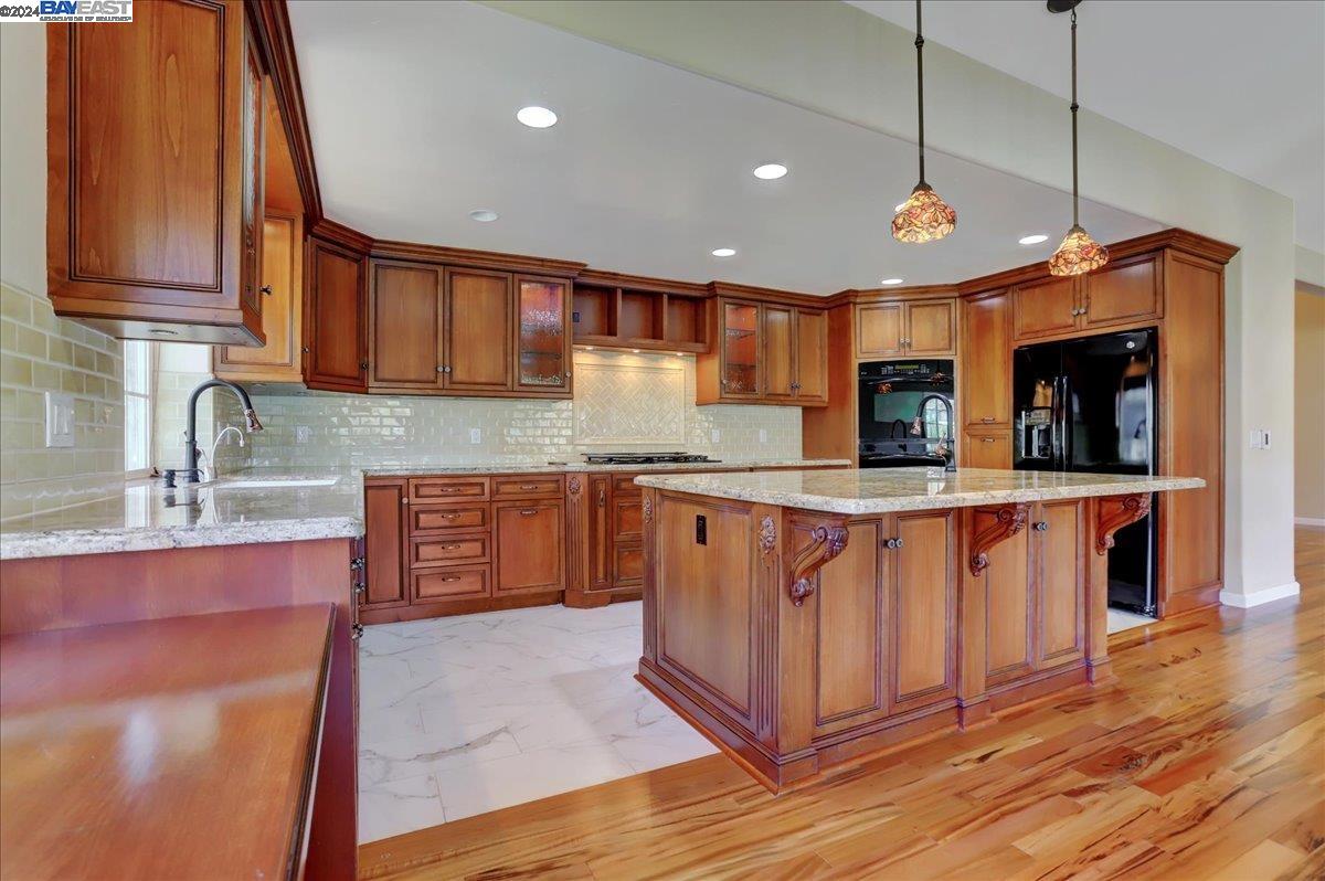 13743 Strawberry Cir