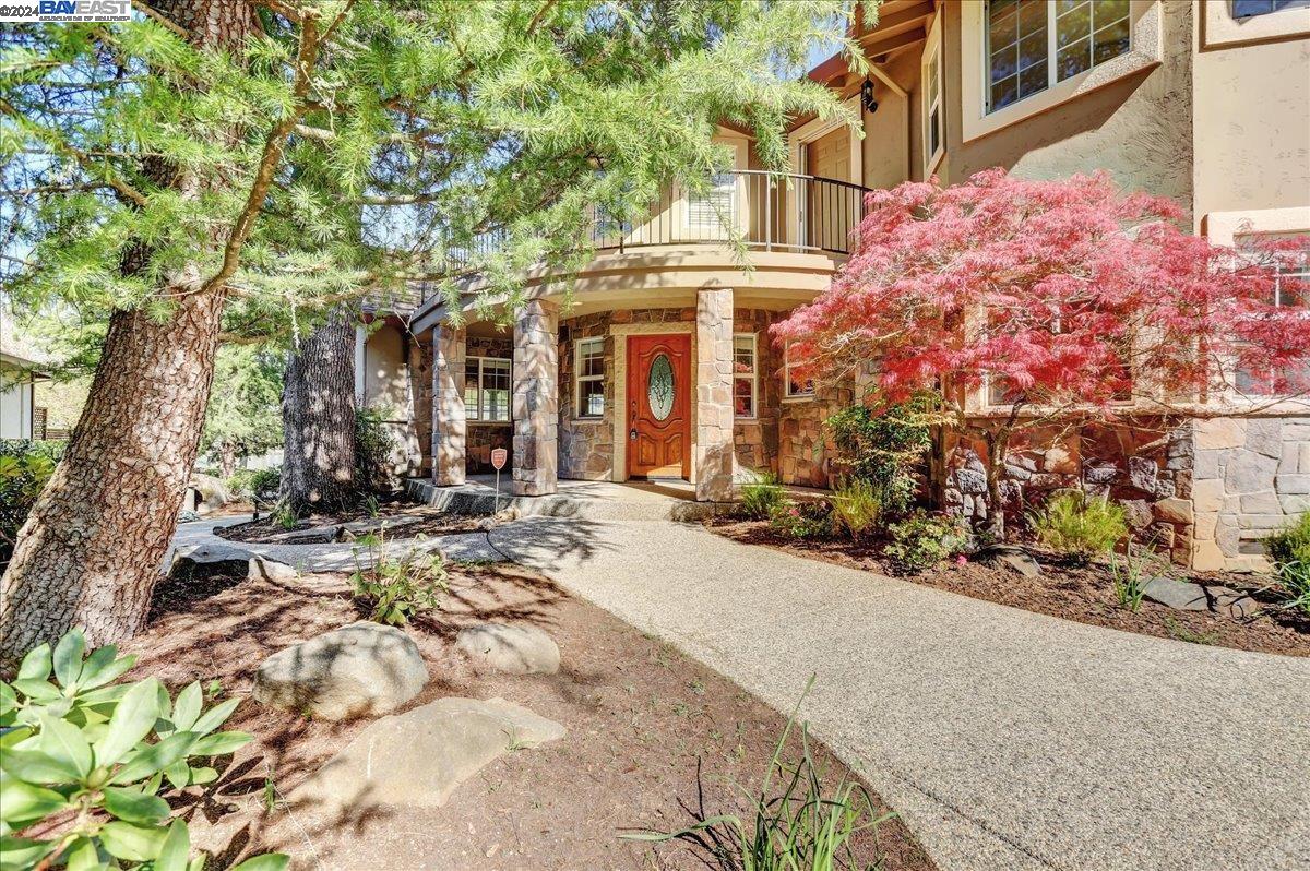 13743 Strawberry Cir