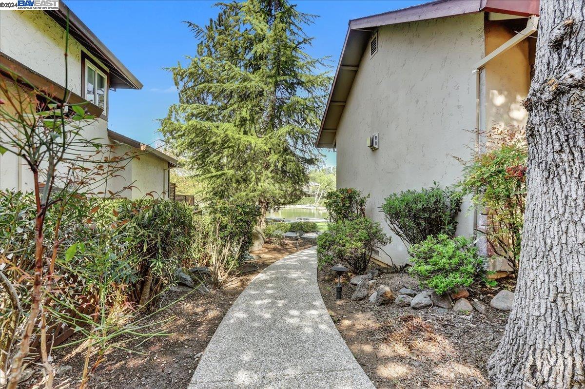 13743 Strawberry Cir
