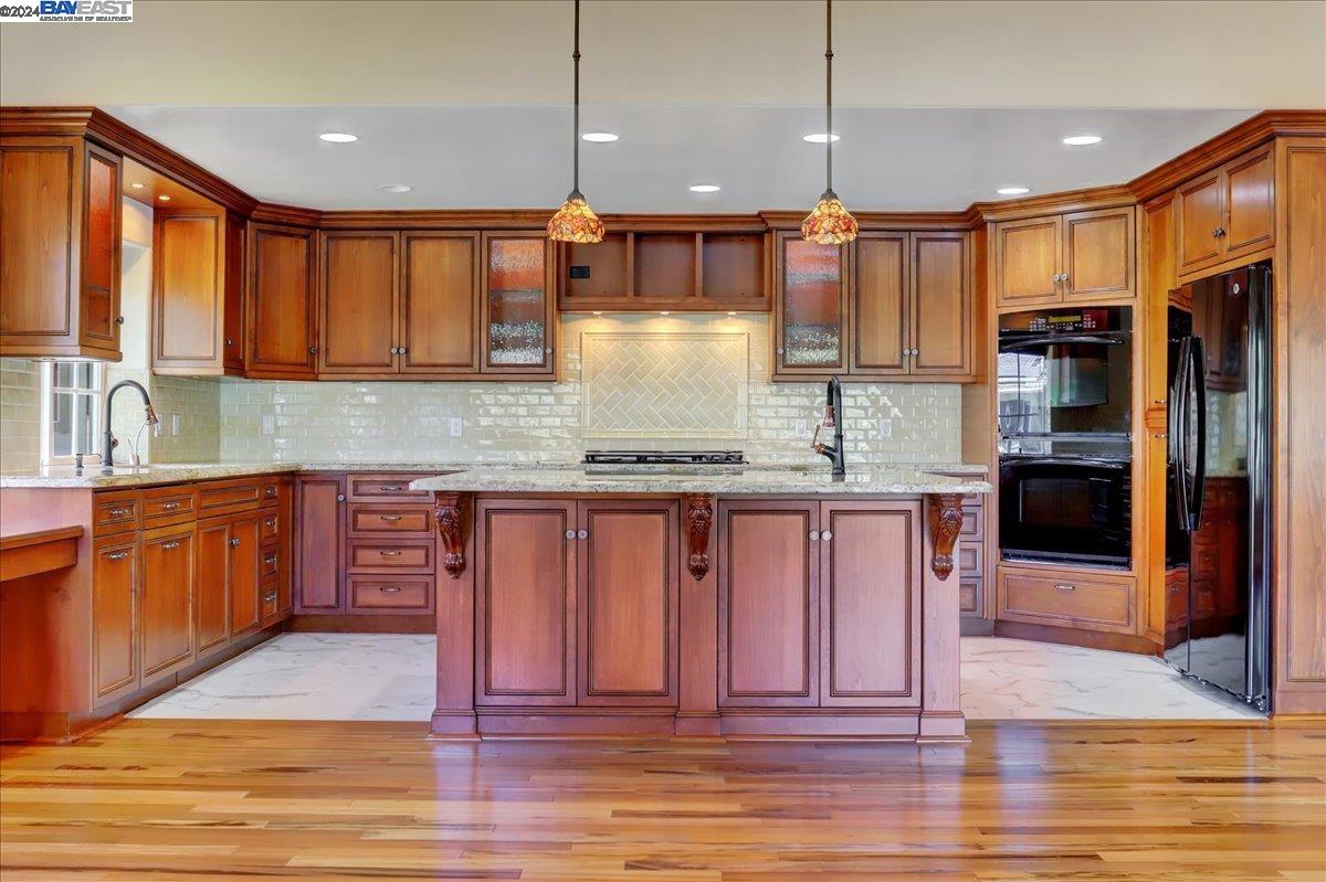 13743 Strawberry Cir
