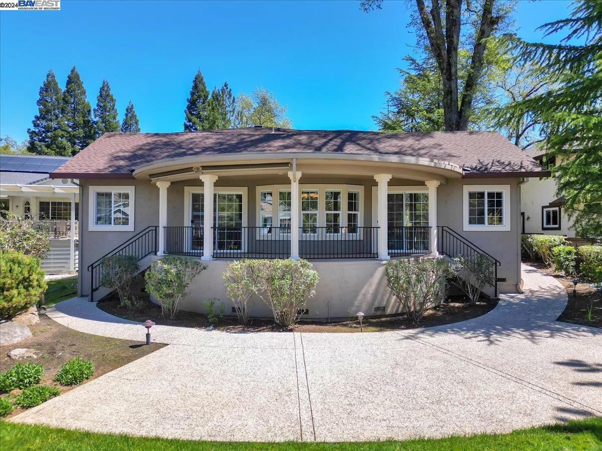 13743 Strawberry Cir