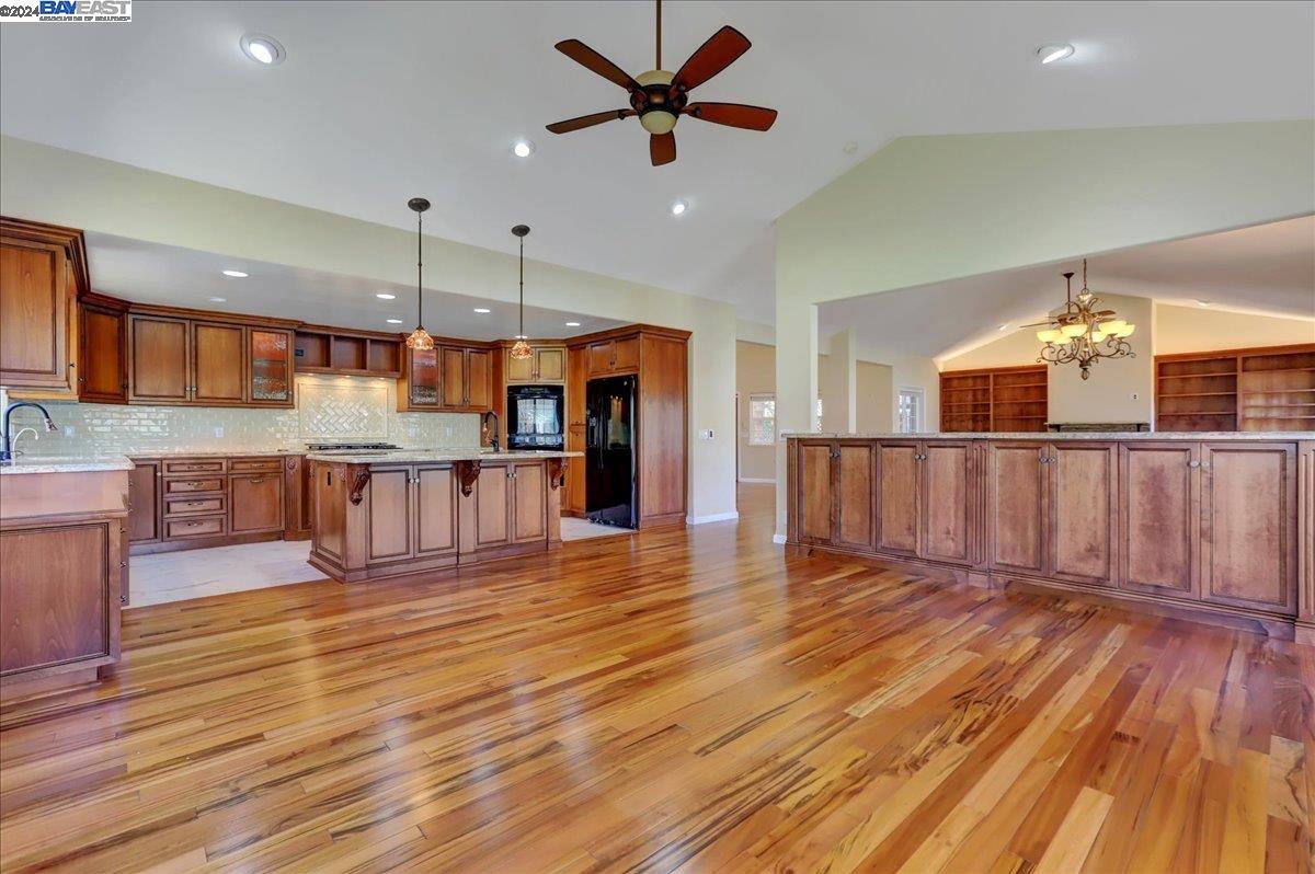 13743 Strawberry Cir