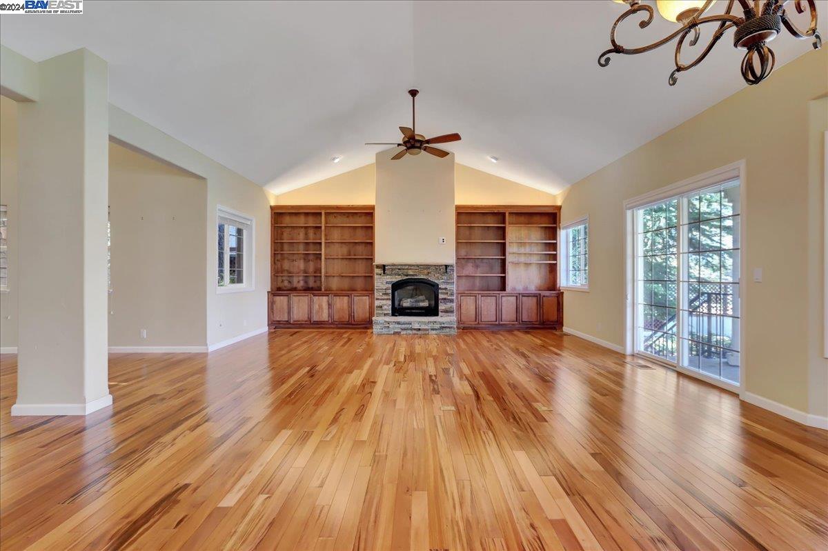 13743 Strawberry Cir