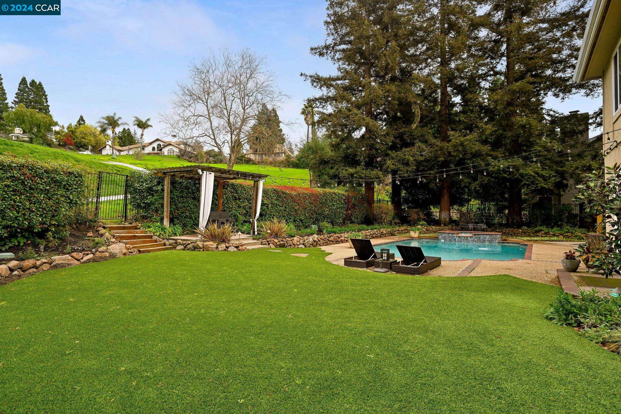 312 Red Maple Dr