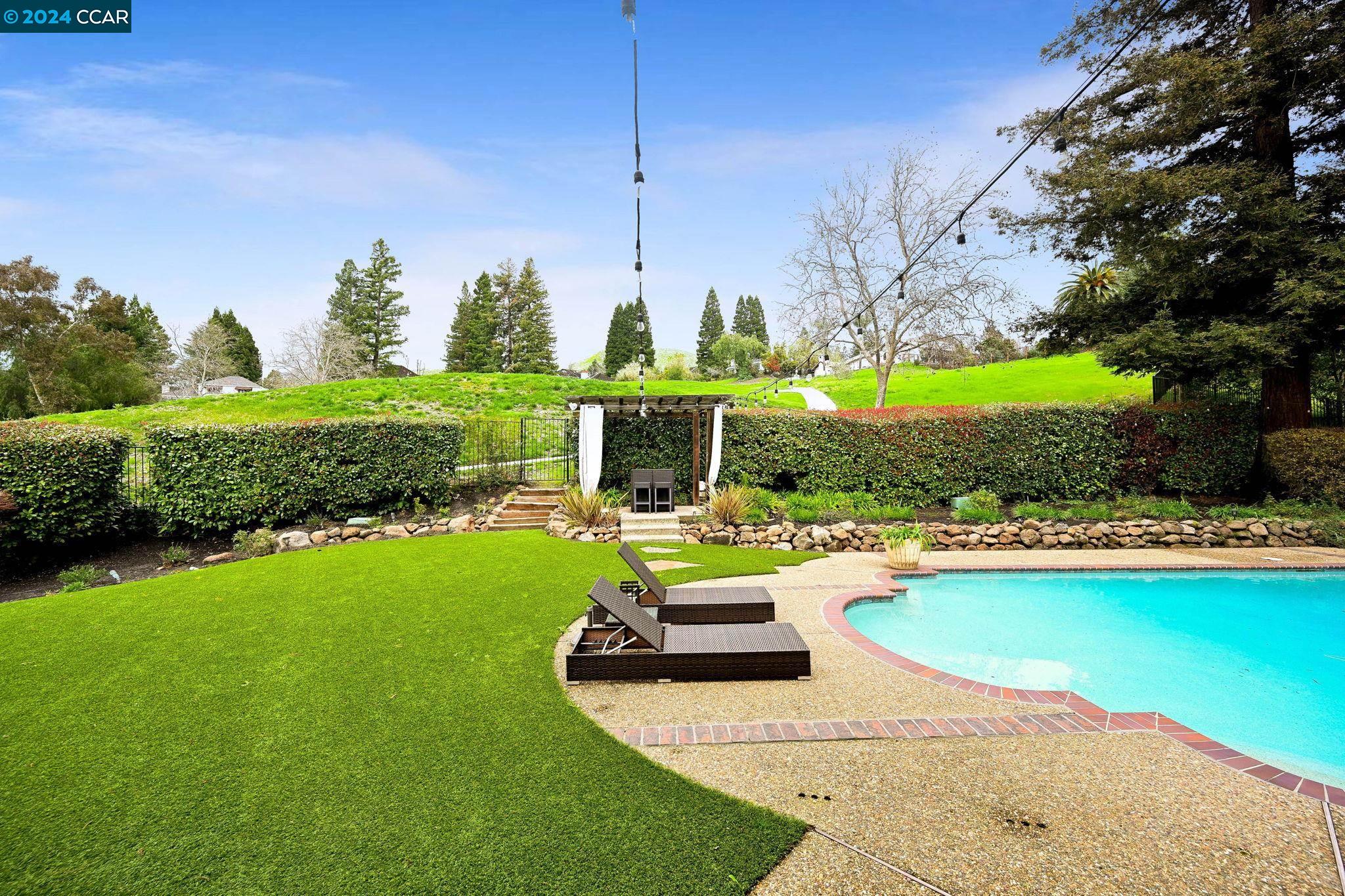 312 Red Maple Dr