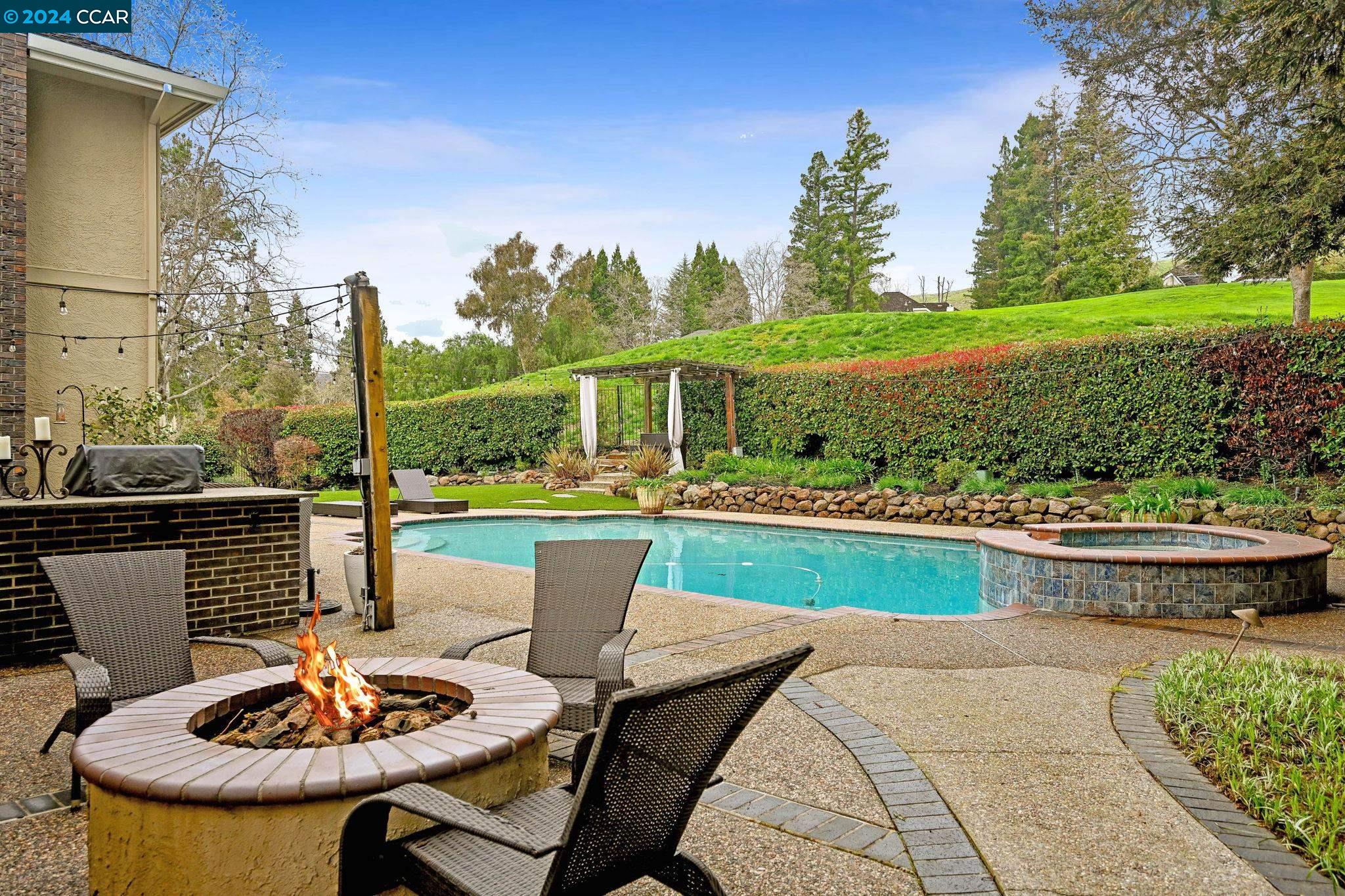 312 Red Maple Dr