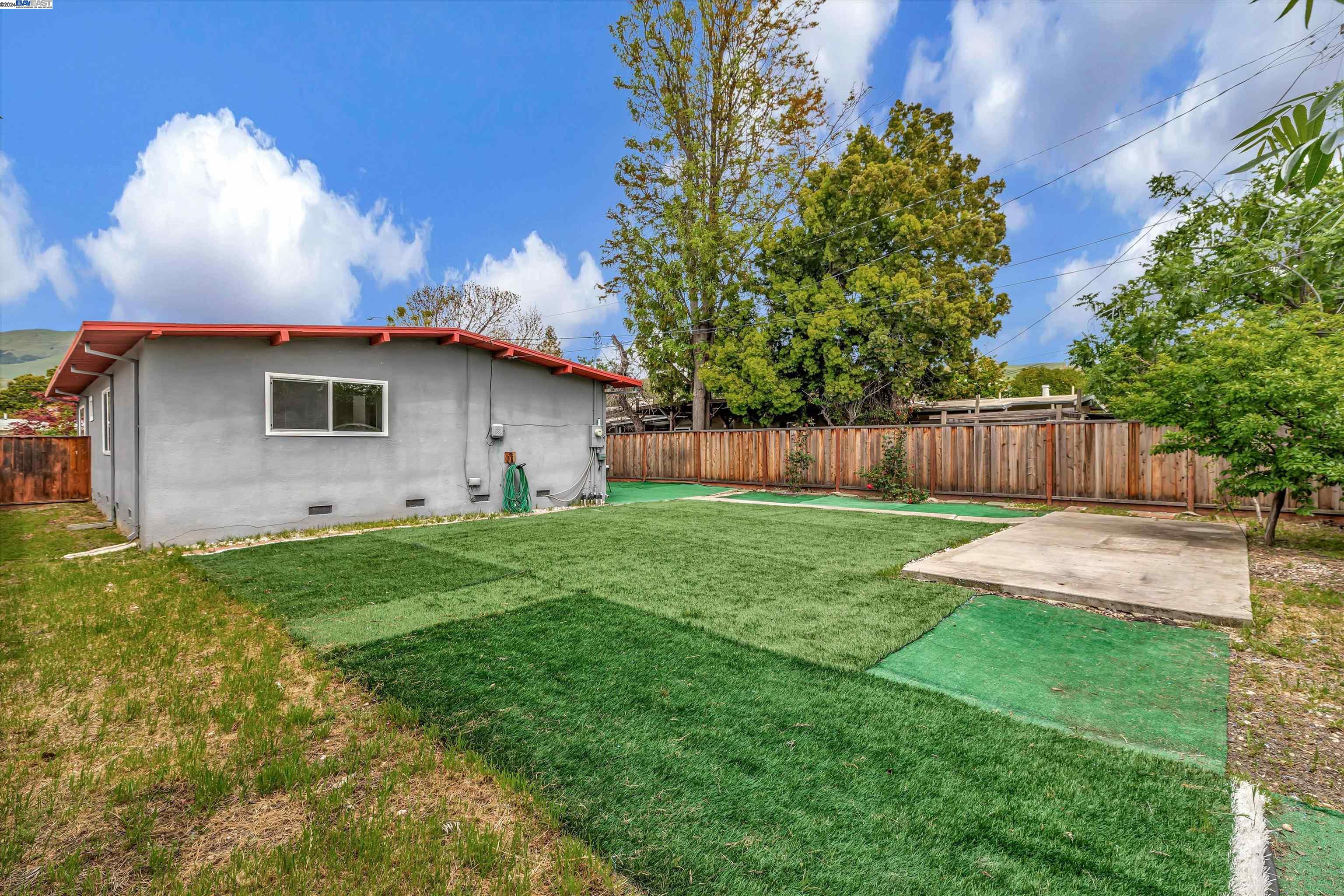 1468 Canton Dr