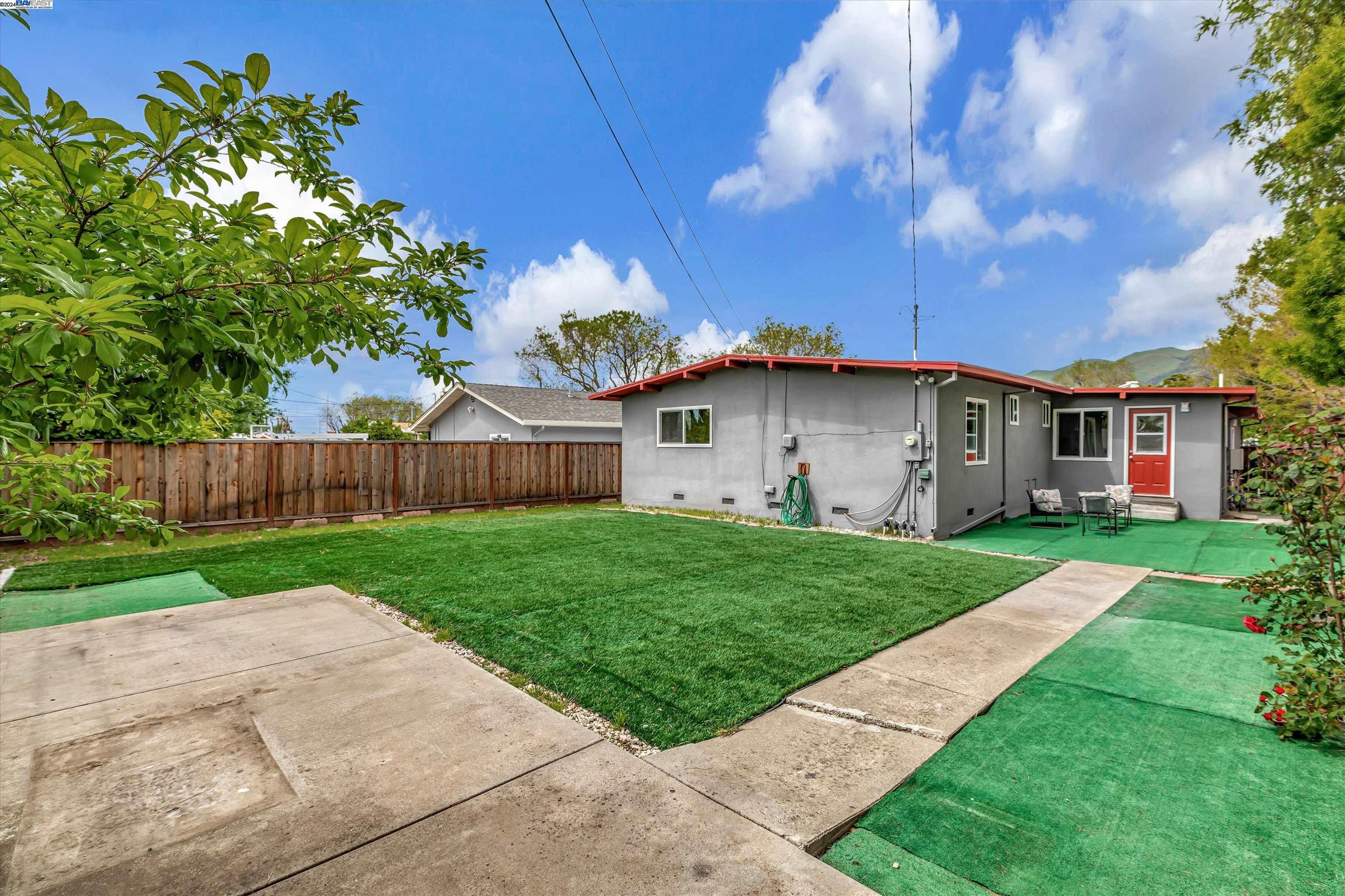 1468 Canton Dr