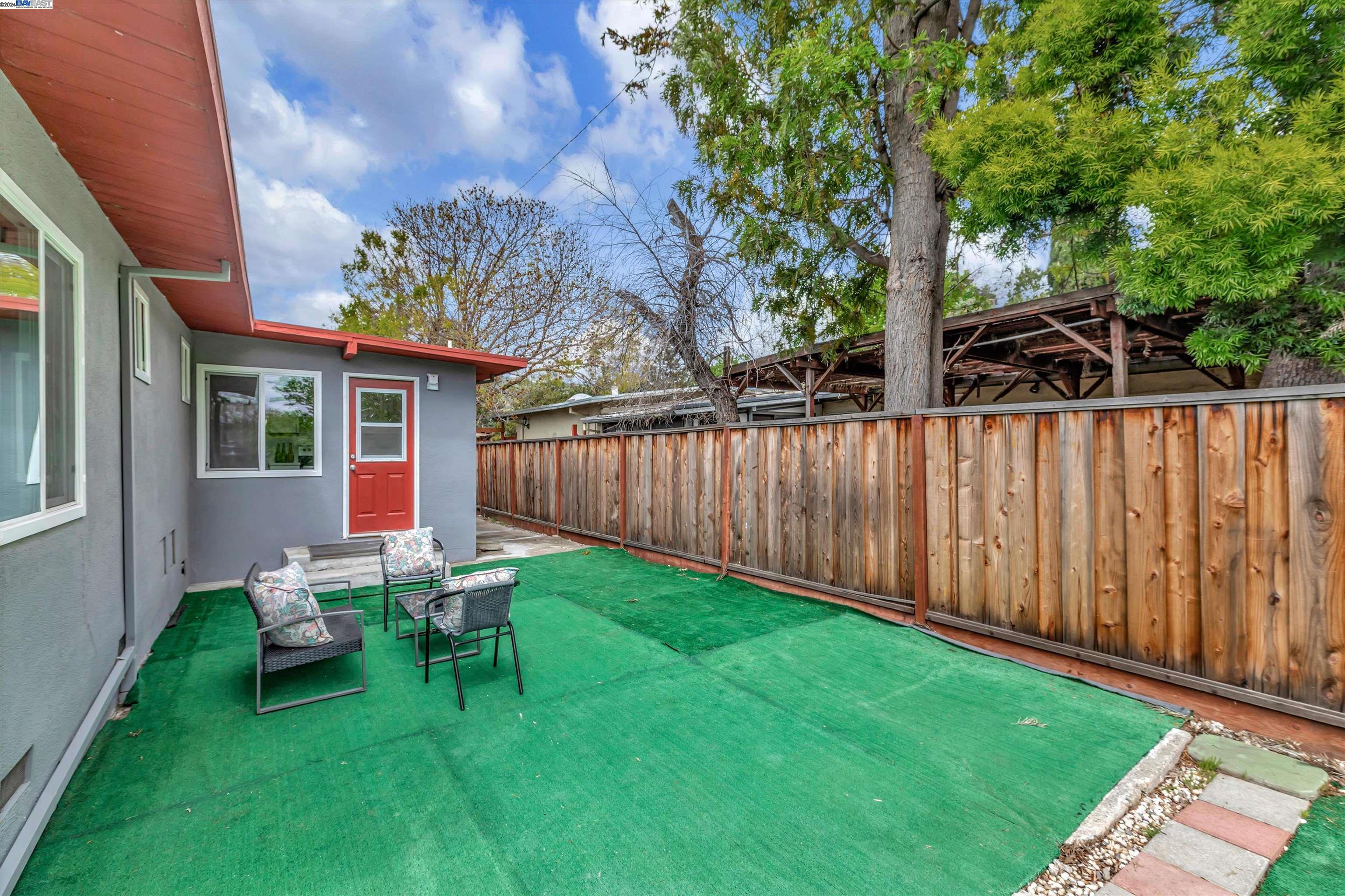 1468 Canton Dr