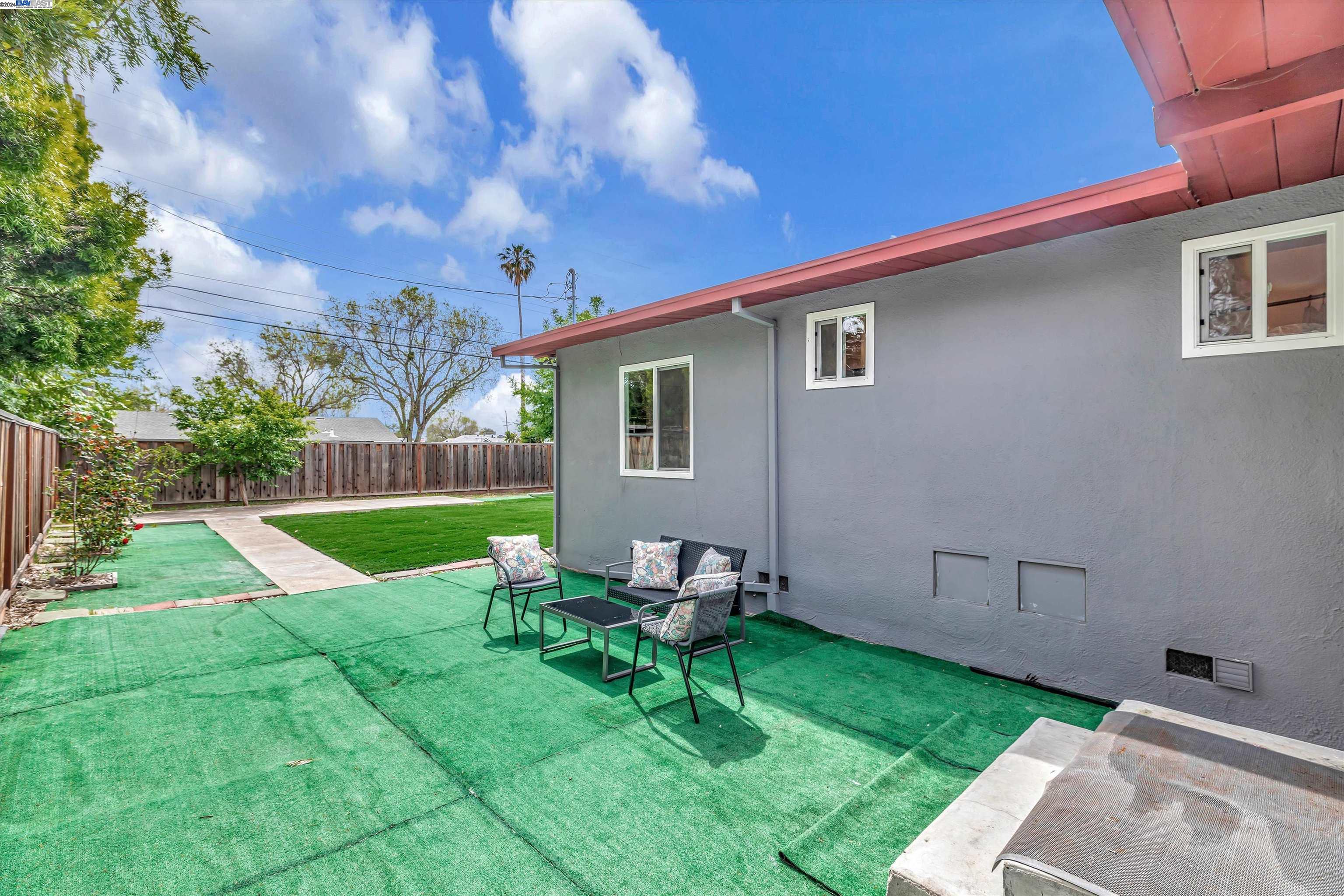 1468 Canton Dr
