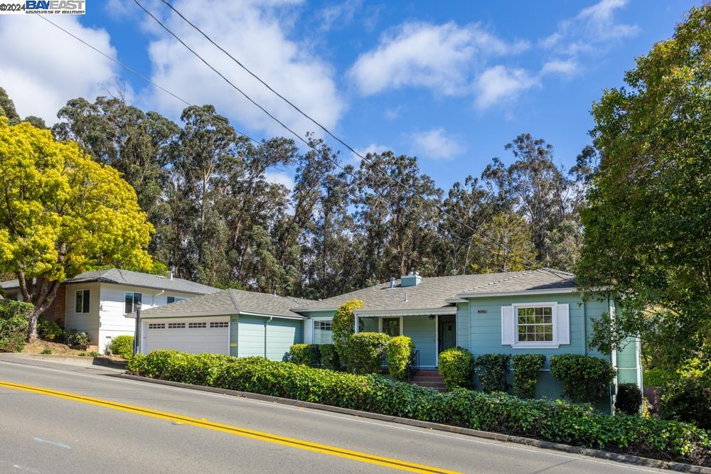 2827 Hansen Rd