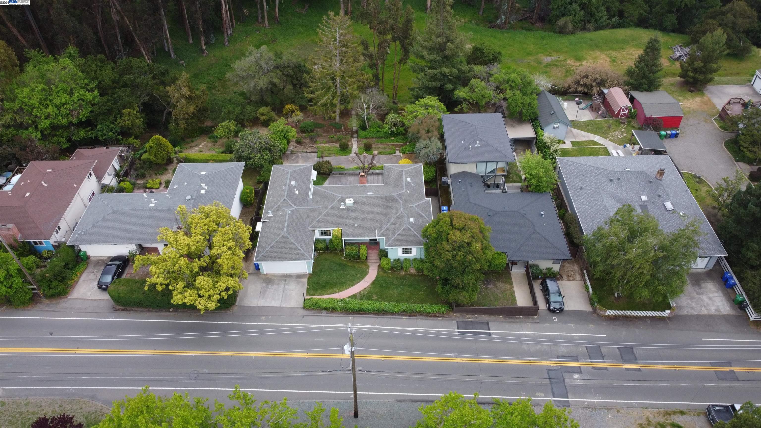 2827 Hansen Rd