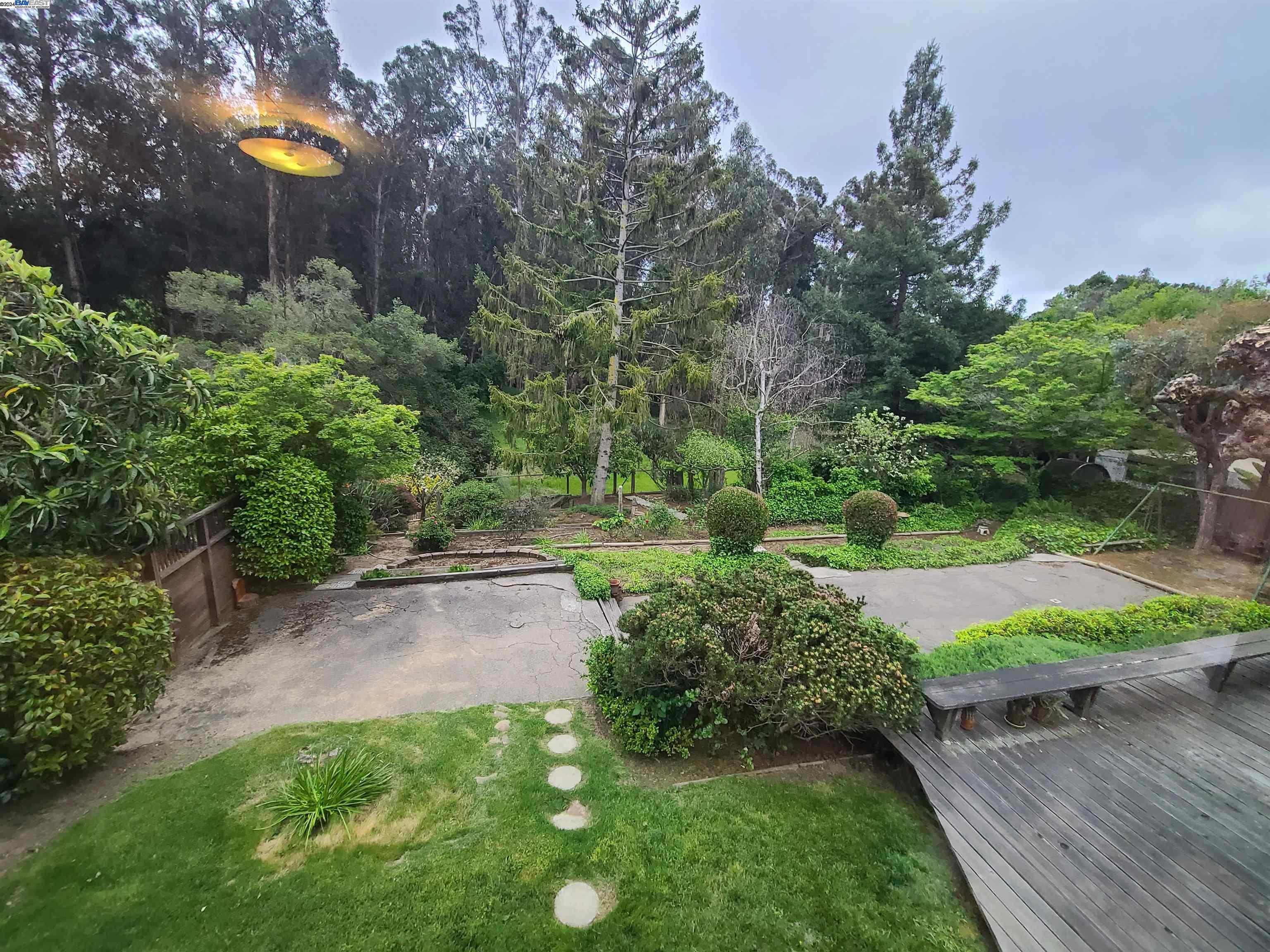 2827 Hansen Rd