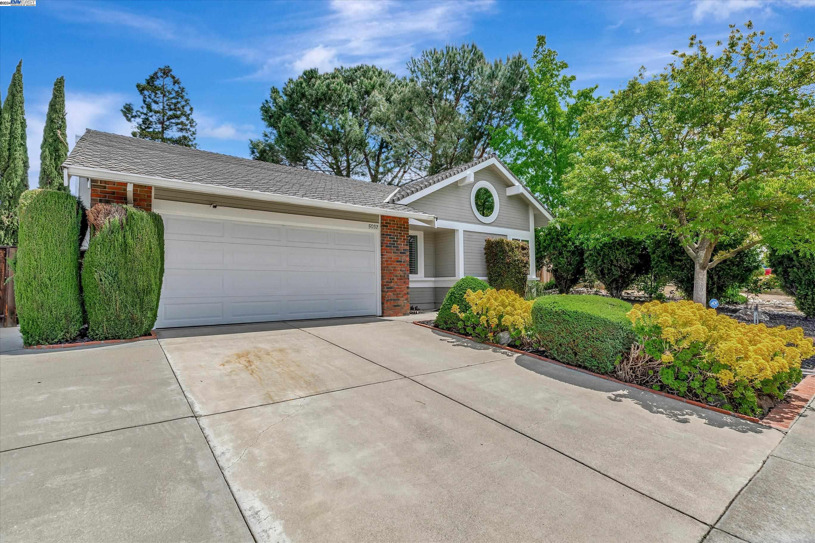 5032 Erica Way