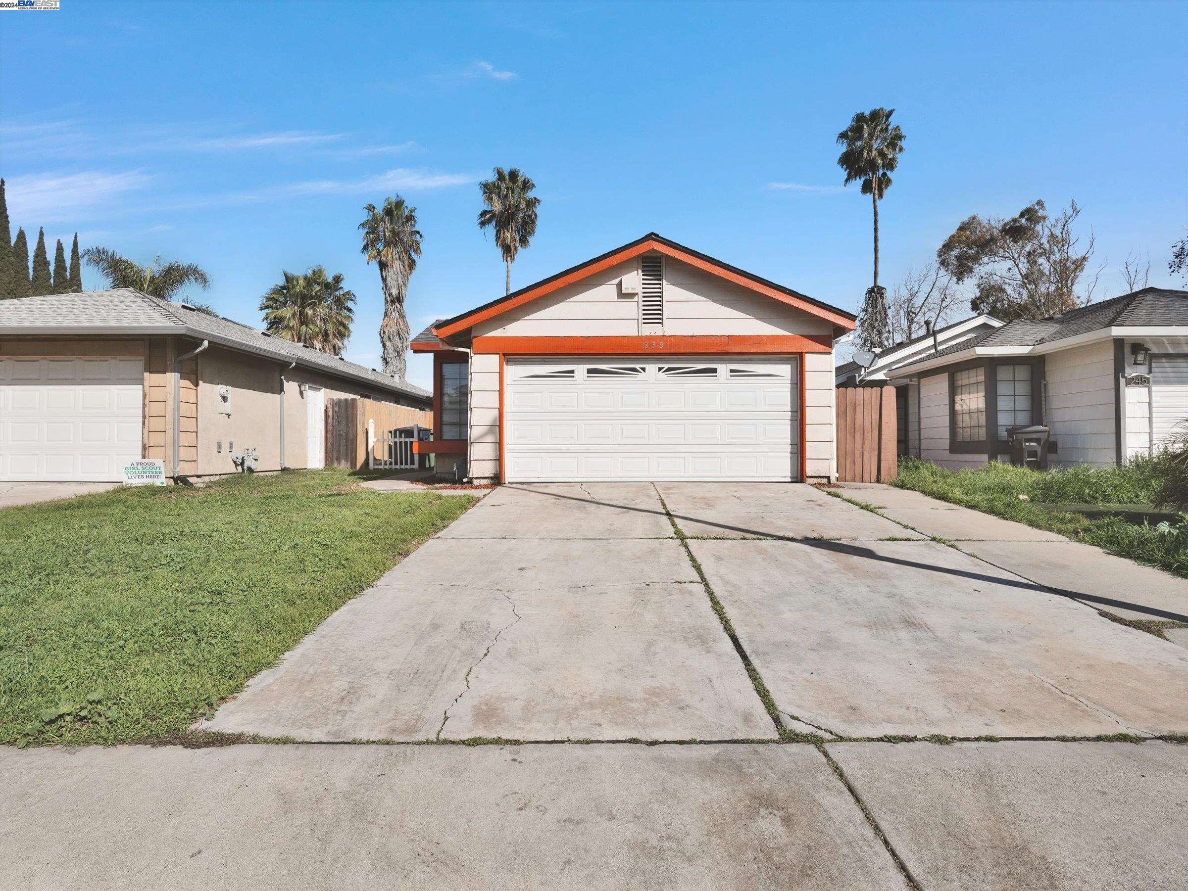 255 Hawthorne Dr