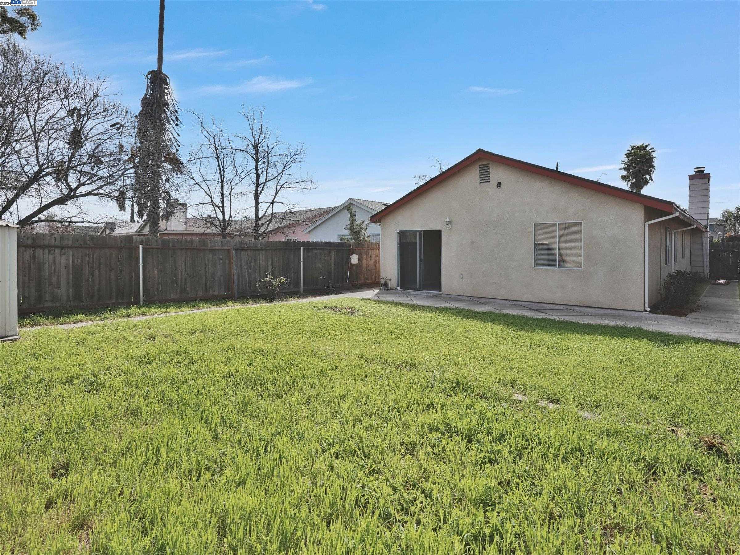 255 Hawthorne Dr