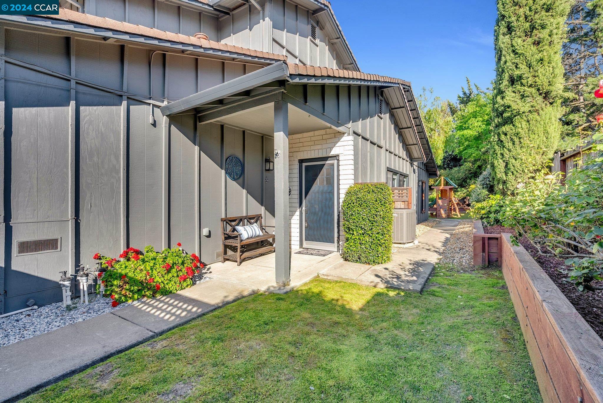 2489 Camino De Jugar