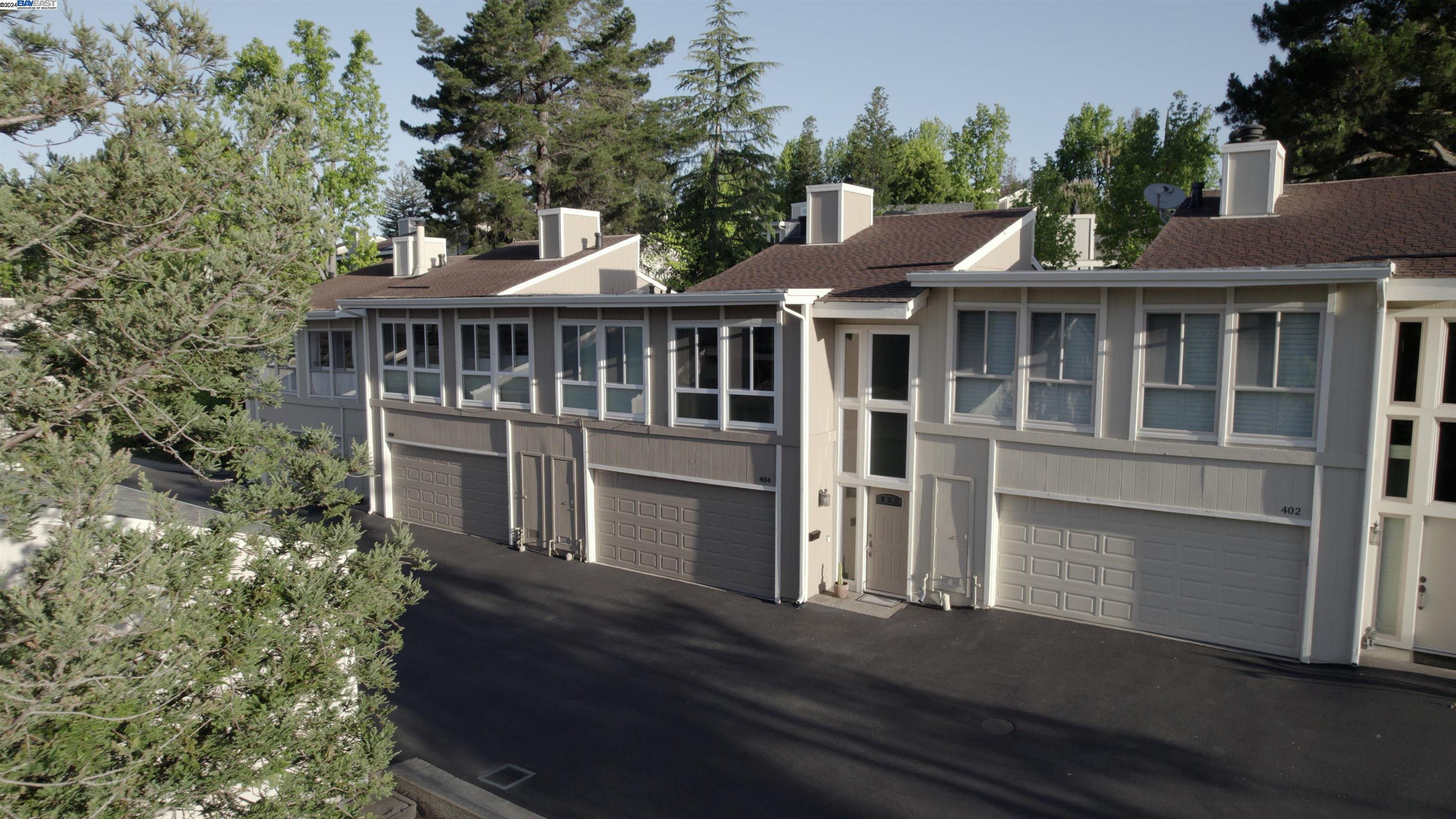 404 Ridgeview Dr