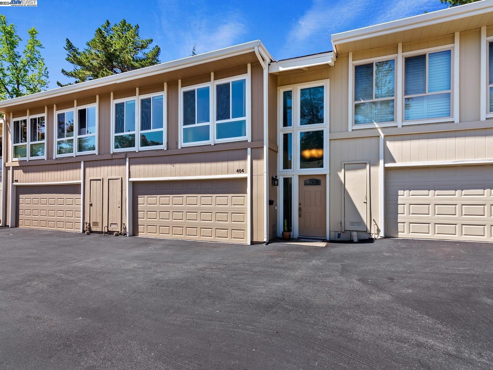 404 Ridgeview Dr