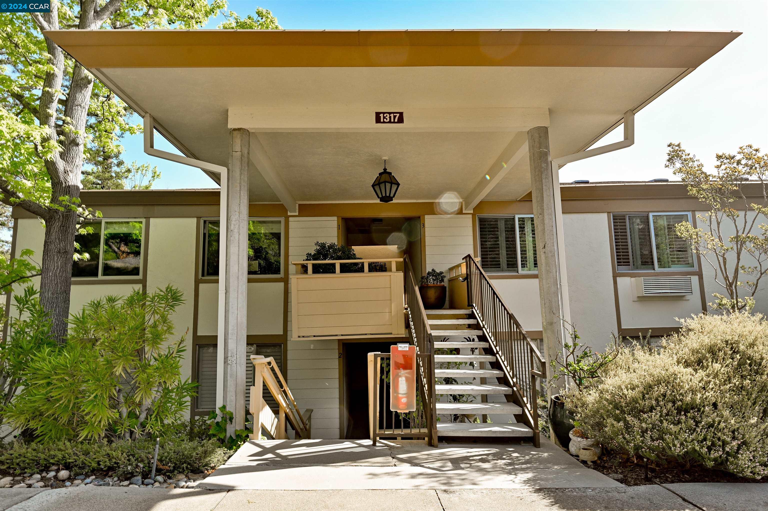1317 Ptarmigan Dr # 3 Unit: #3