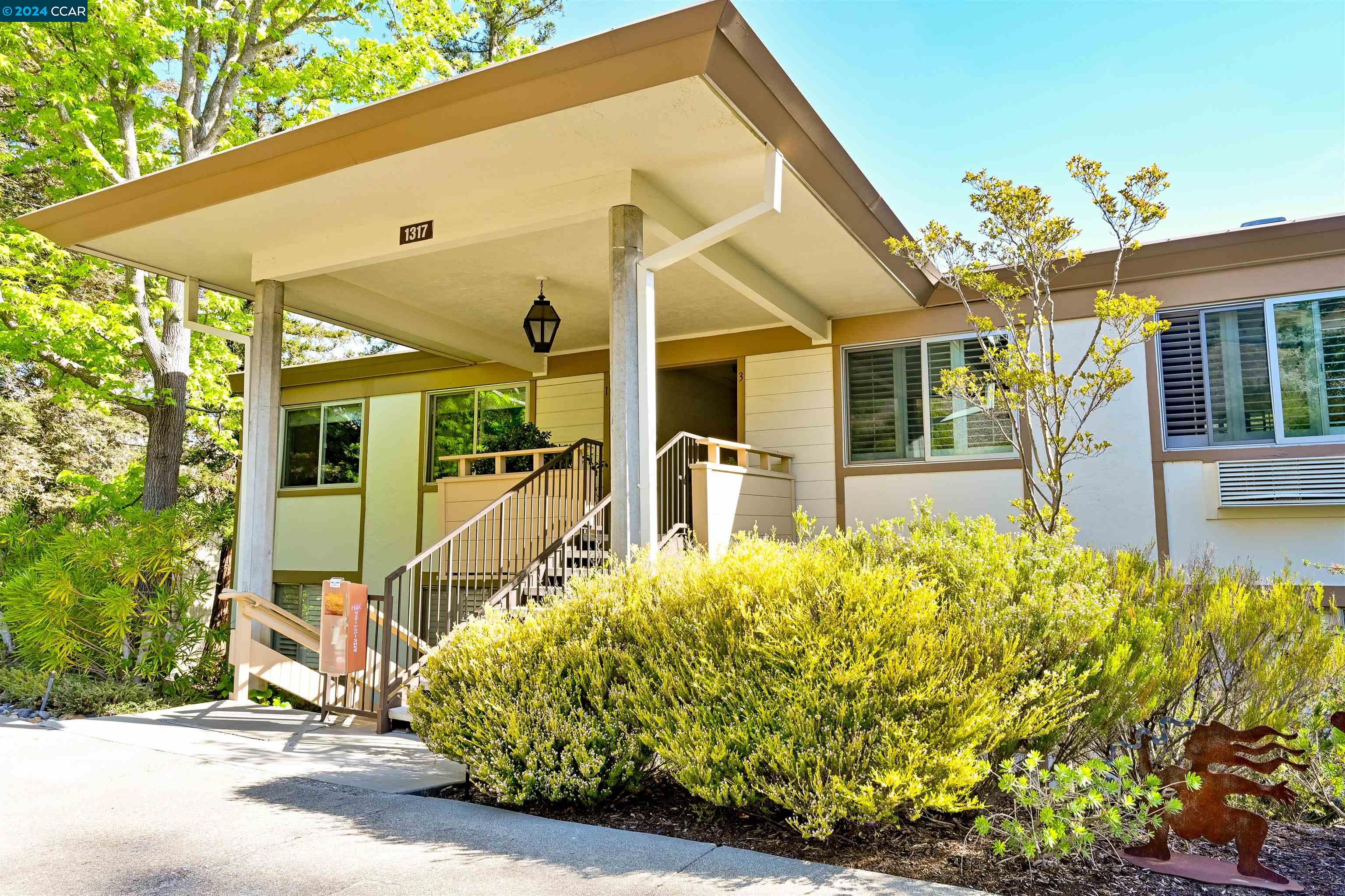 1317 Ptarmigan Dr # 3 Unit: #3